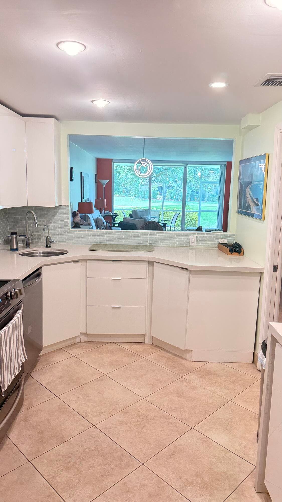 4031 N Cypress Drive 101, Pompano Beach, FL 33069 — photo 15 of 32