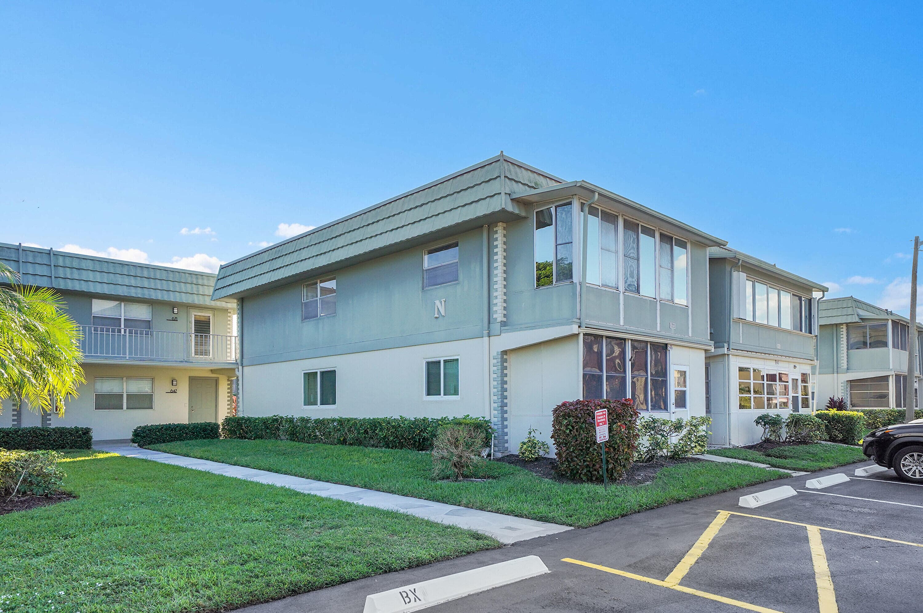 646 Flanders N, Delray Beach, FL 33484 — photo 2 of 28
