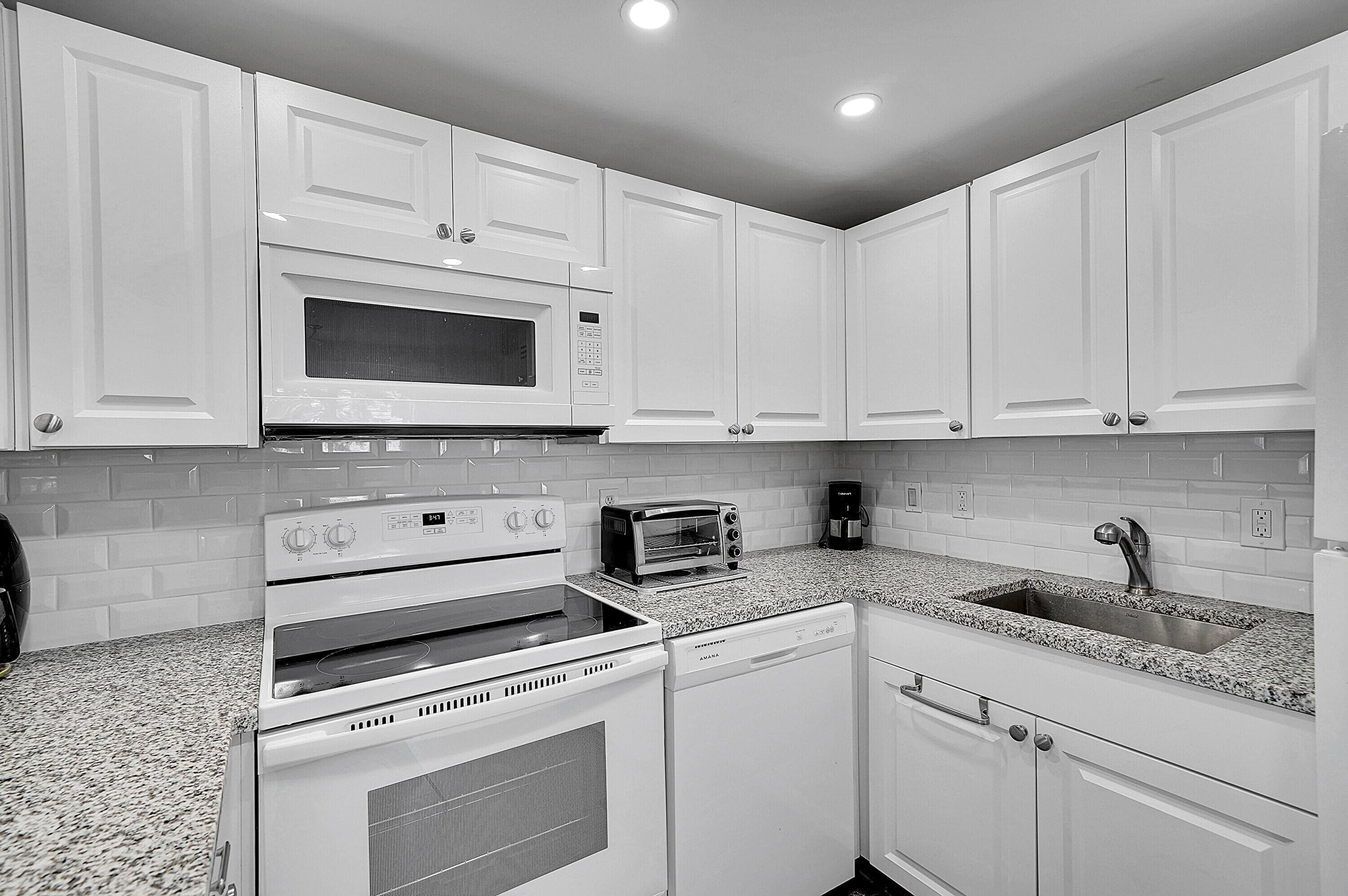 646 Flanders N, Delray Beach, FL 33484 — photo 11 of 28