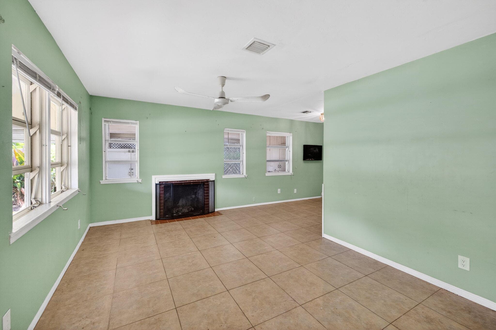 841 SW 18th Court, Fort Lauderdale, FL 33315 — photo 5 of 48