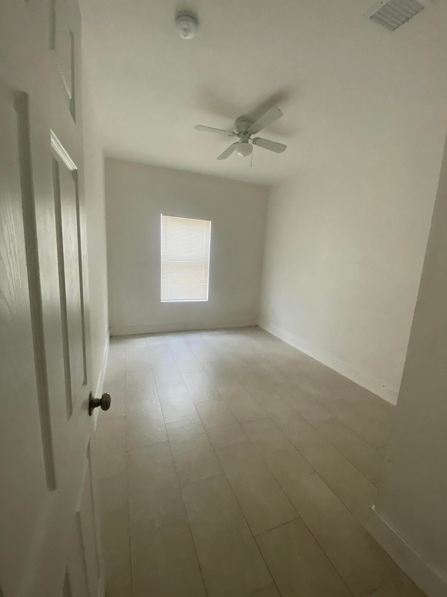 2604 NW 20th Street, Fort Lauderdale, FL 33311 — photo 9 of 17