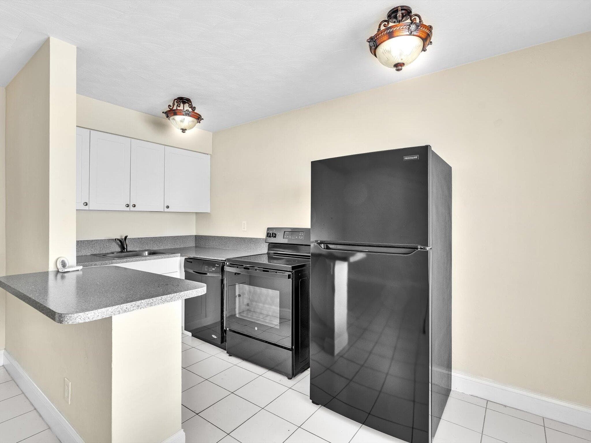 1219 NE 14th Avenue 1-5, Fort Lauderdale, FL 33304 — photo 10 of 12