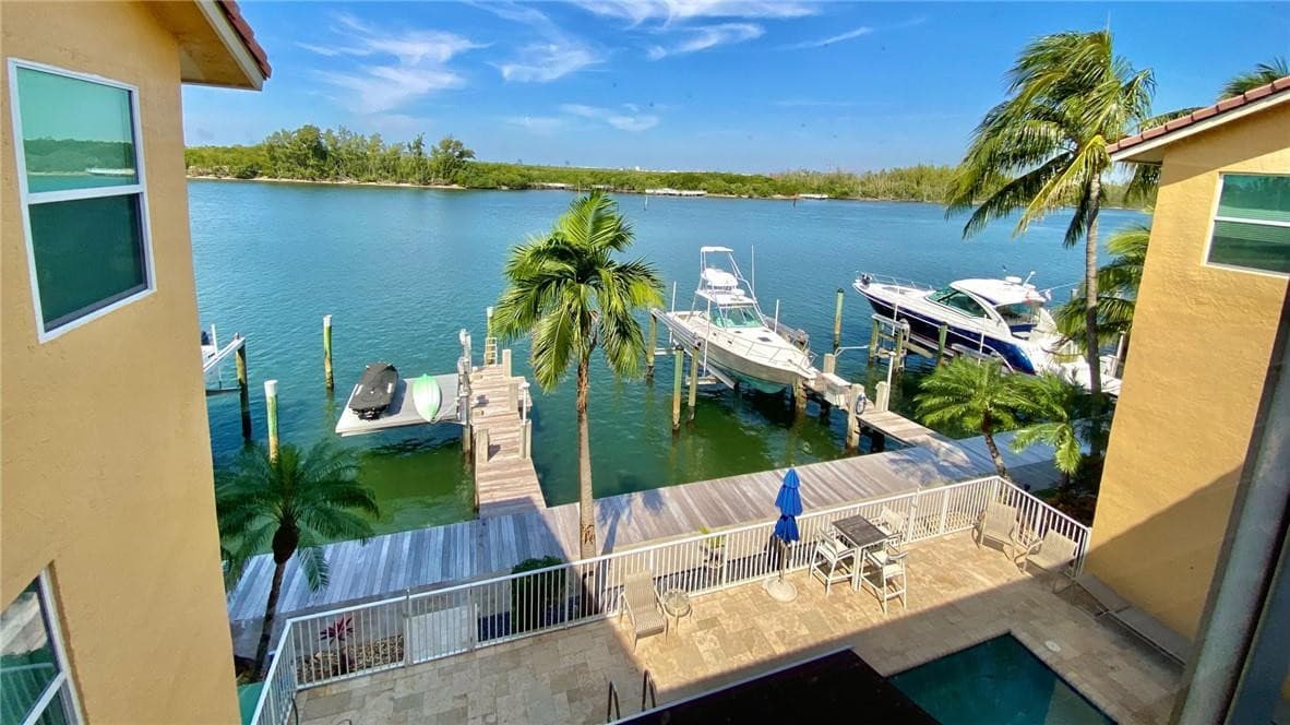 4230 N Ocean Drive, Hollywood, FL 33019 — photo 4 of 38