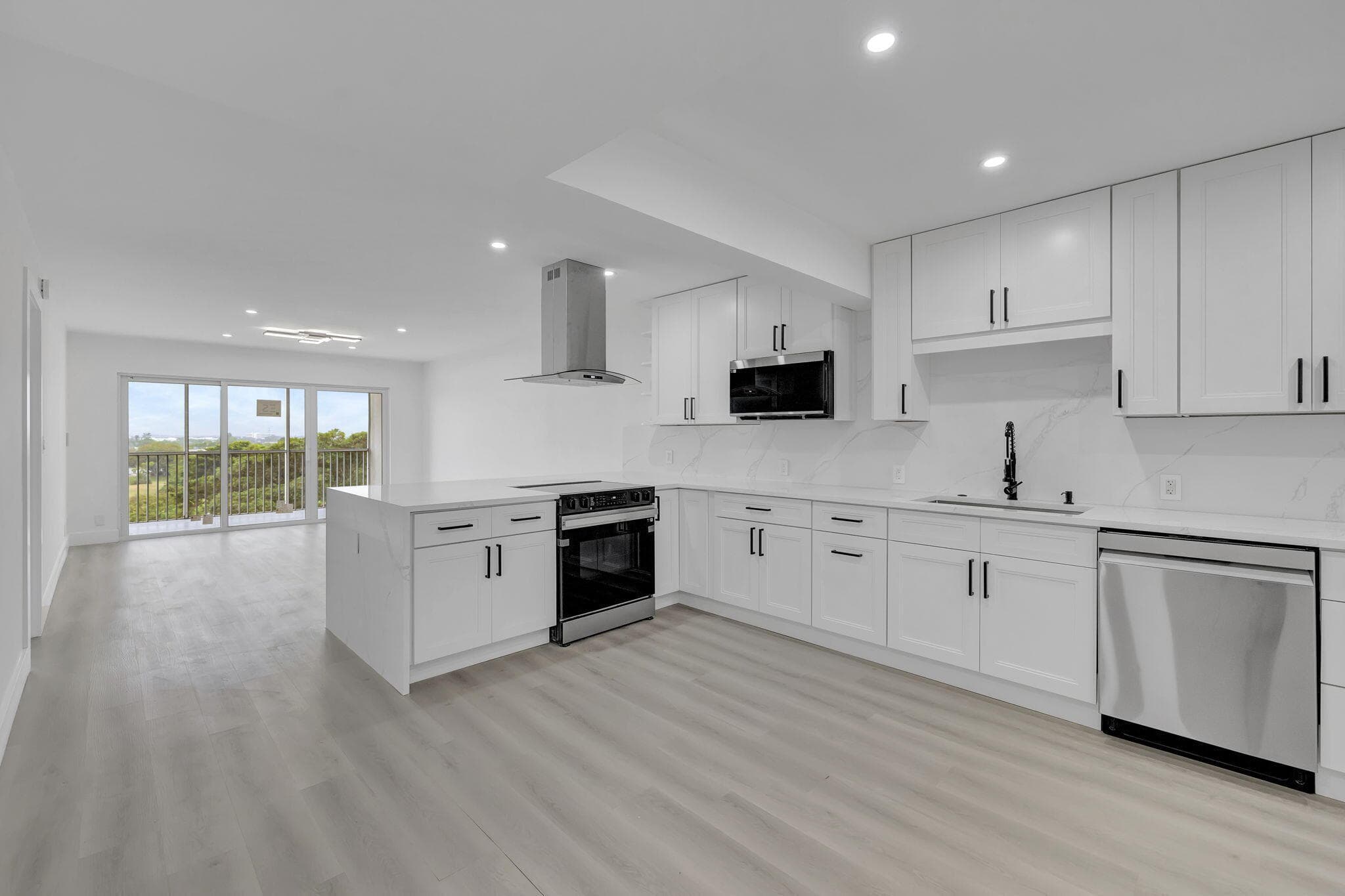 3050 N Palm Aire Drive 704, Pompano Beach, FL 33069 — photo 2 of 44