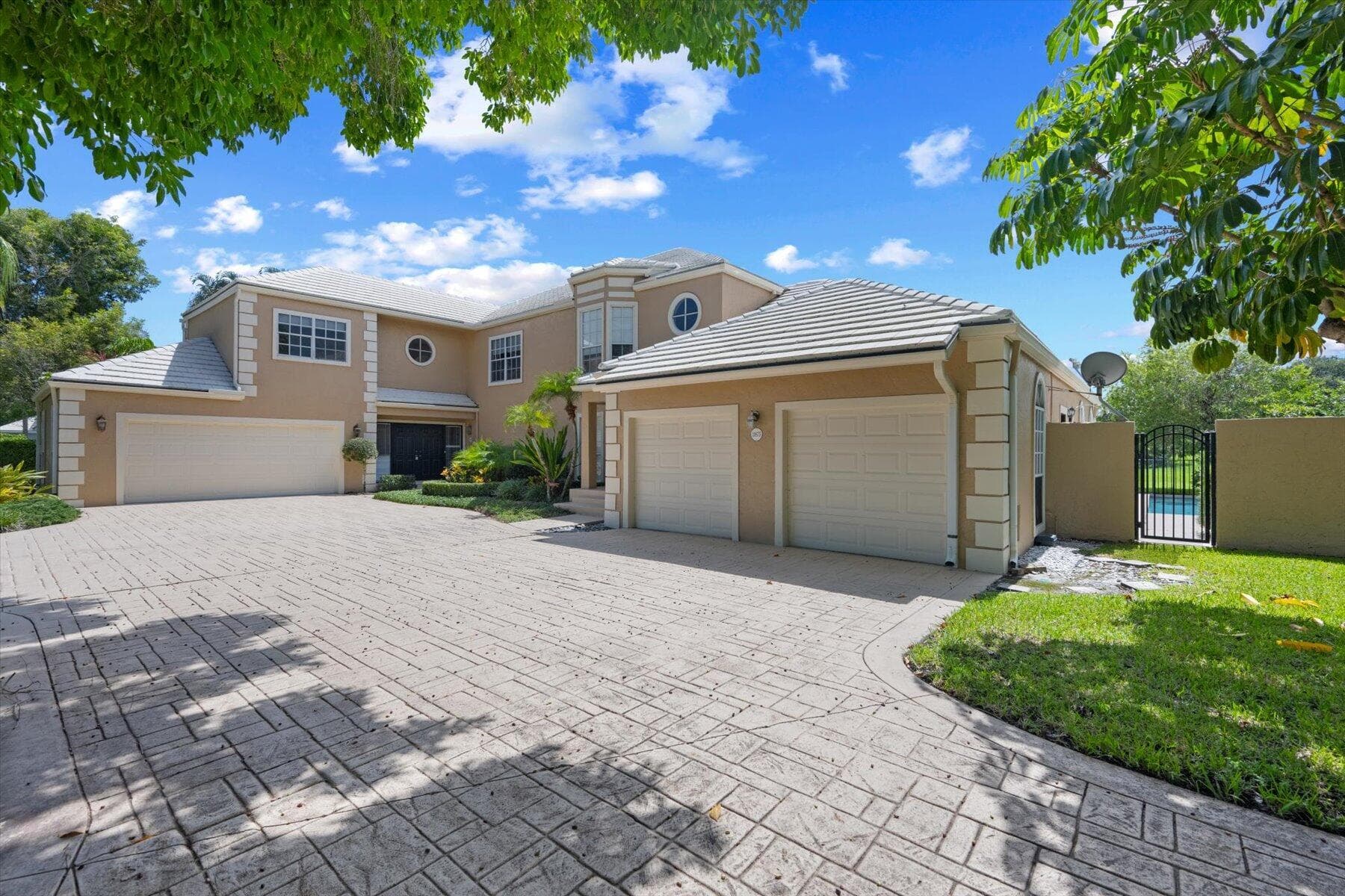 11875 Pebblewood Drive 201, Wellington, FL 33414 — photo 4 of 39