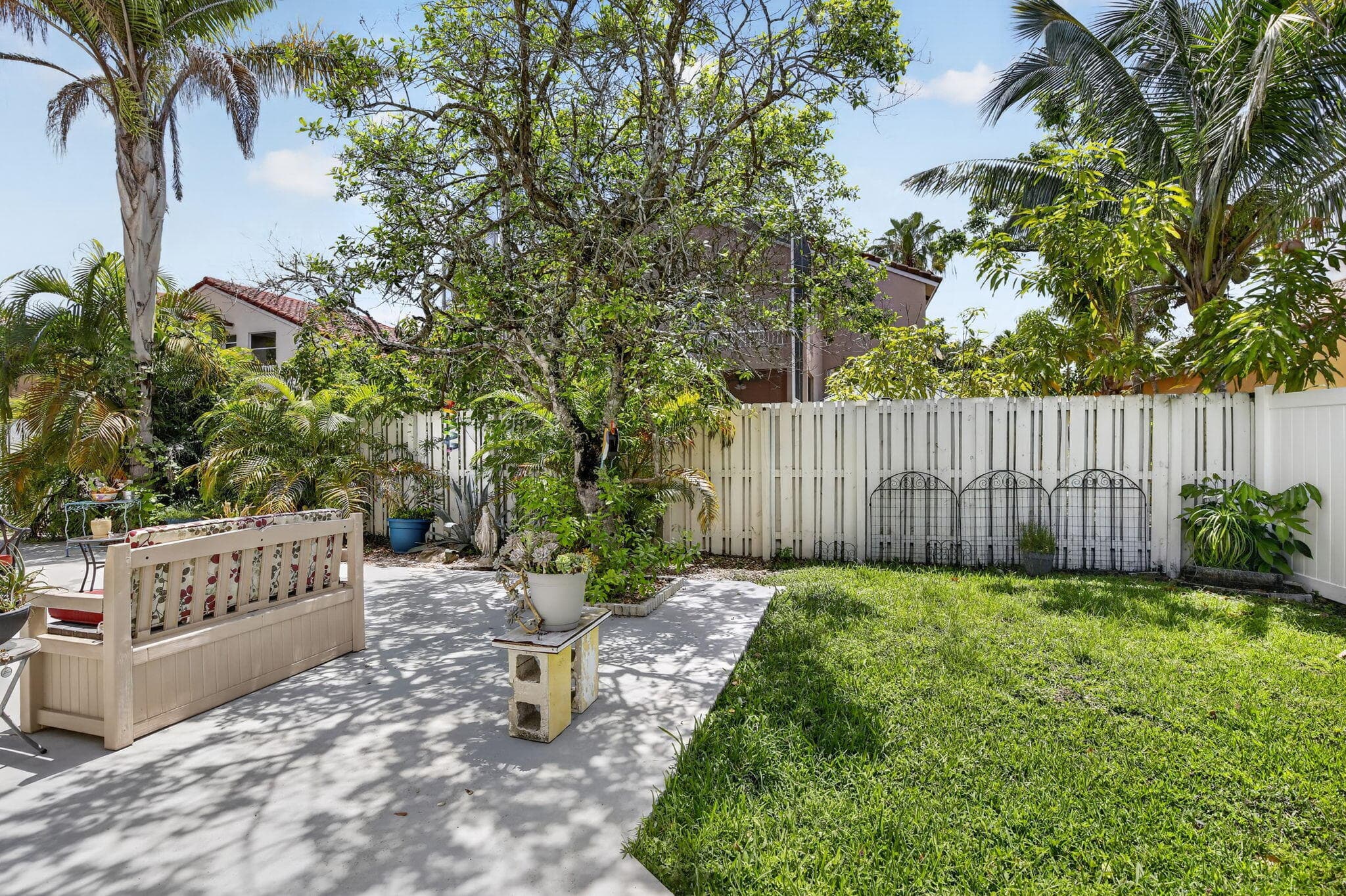 Single Family Residence in Pembroke Pines — photo 44 of 64
