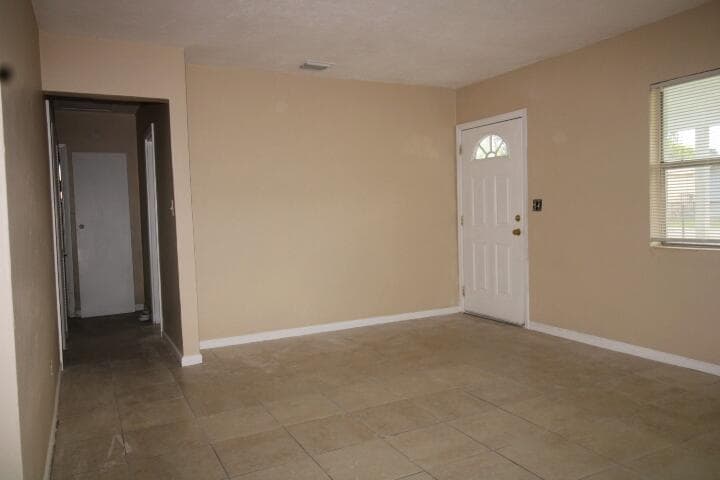 1417 W 32nd Street, Riviera Beach, FL 33404 — photo 8 of 17