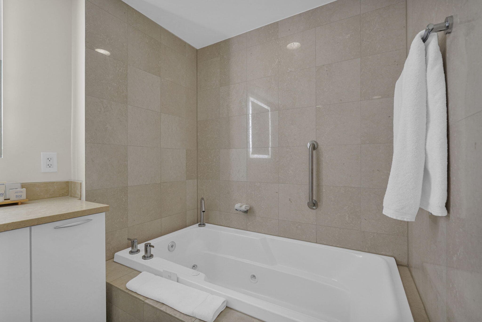 505 N Fort Lauderdale Beach Boulevard 1403, Fort Lauderdale, FL 33304 — photo 90 of 114