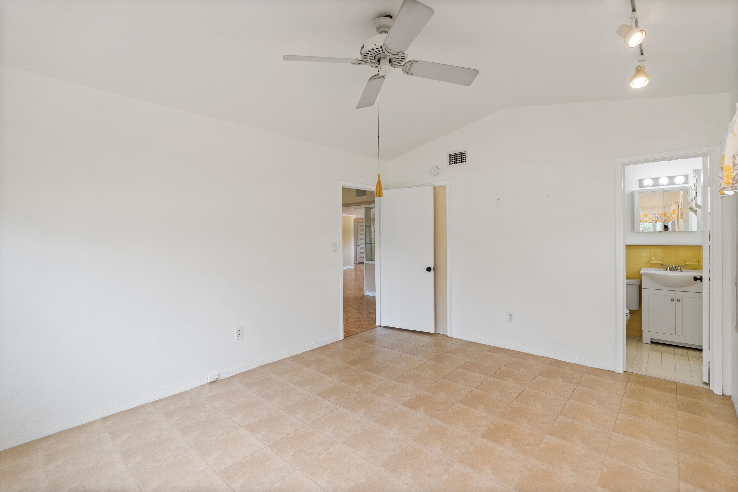 1705 NE 26th Avenue, Fort Lauderdale, FL 33305 — photo 17 of 47