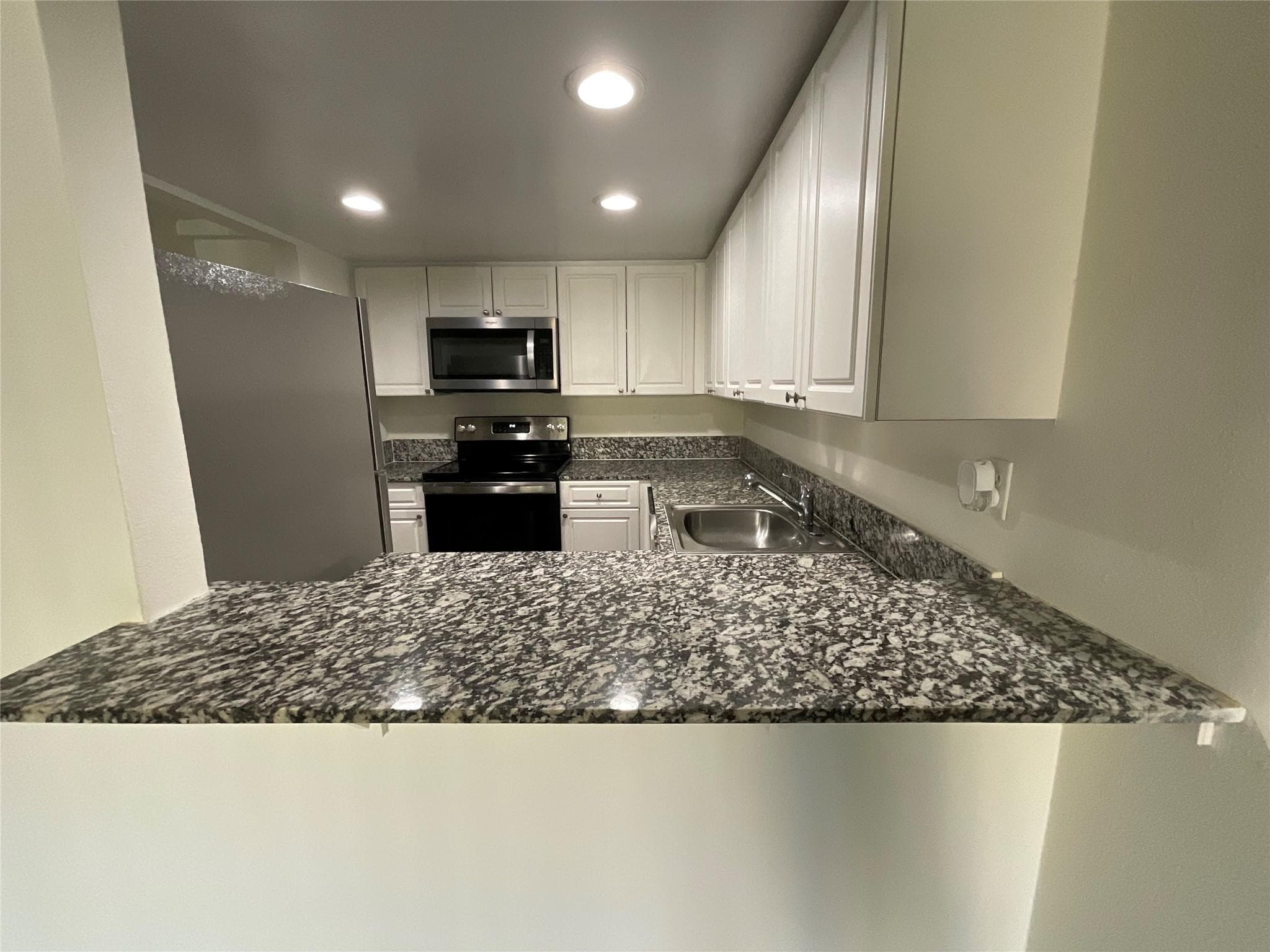 19455 NE 10 Avenue 1-305, North Miami Beach, FL 33179 — photo 2 of 13