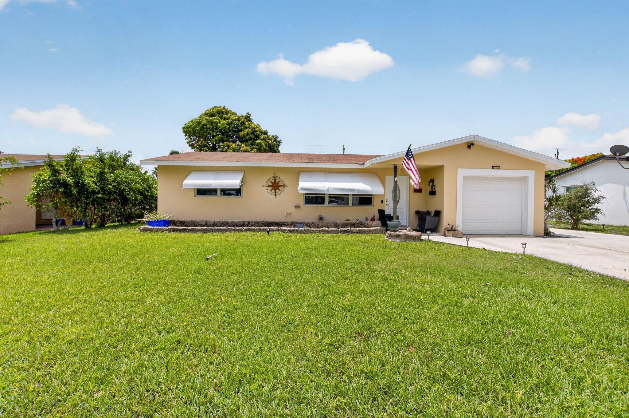 220 SW 10th Avenue, Boynton Beach, FL 33435 — photo 1 of 55
