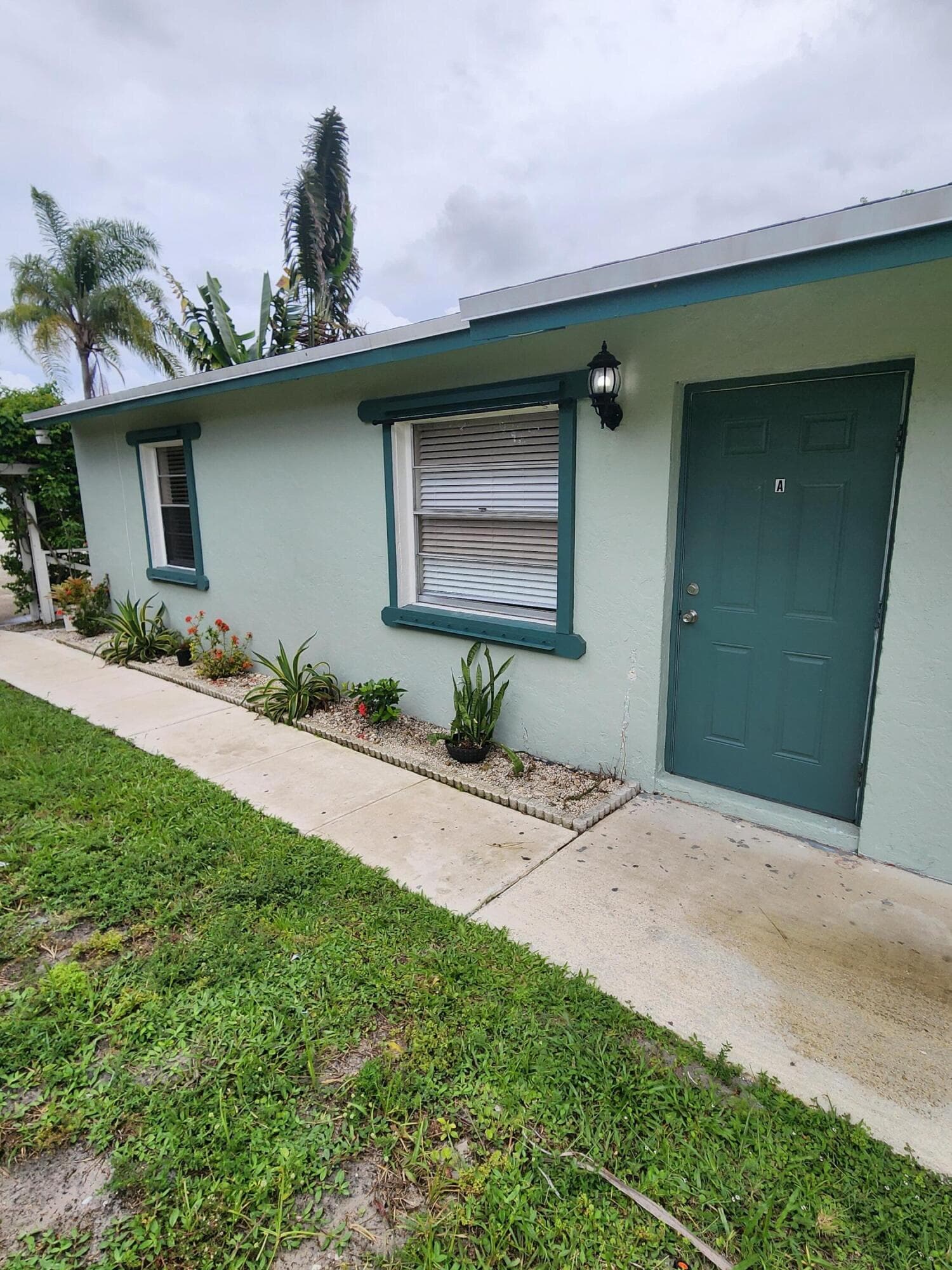 2167 Laura Lane A, West Palm Beach, FL 33415 — photo 11 of 37