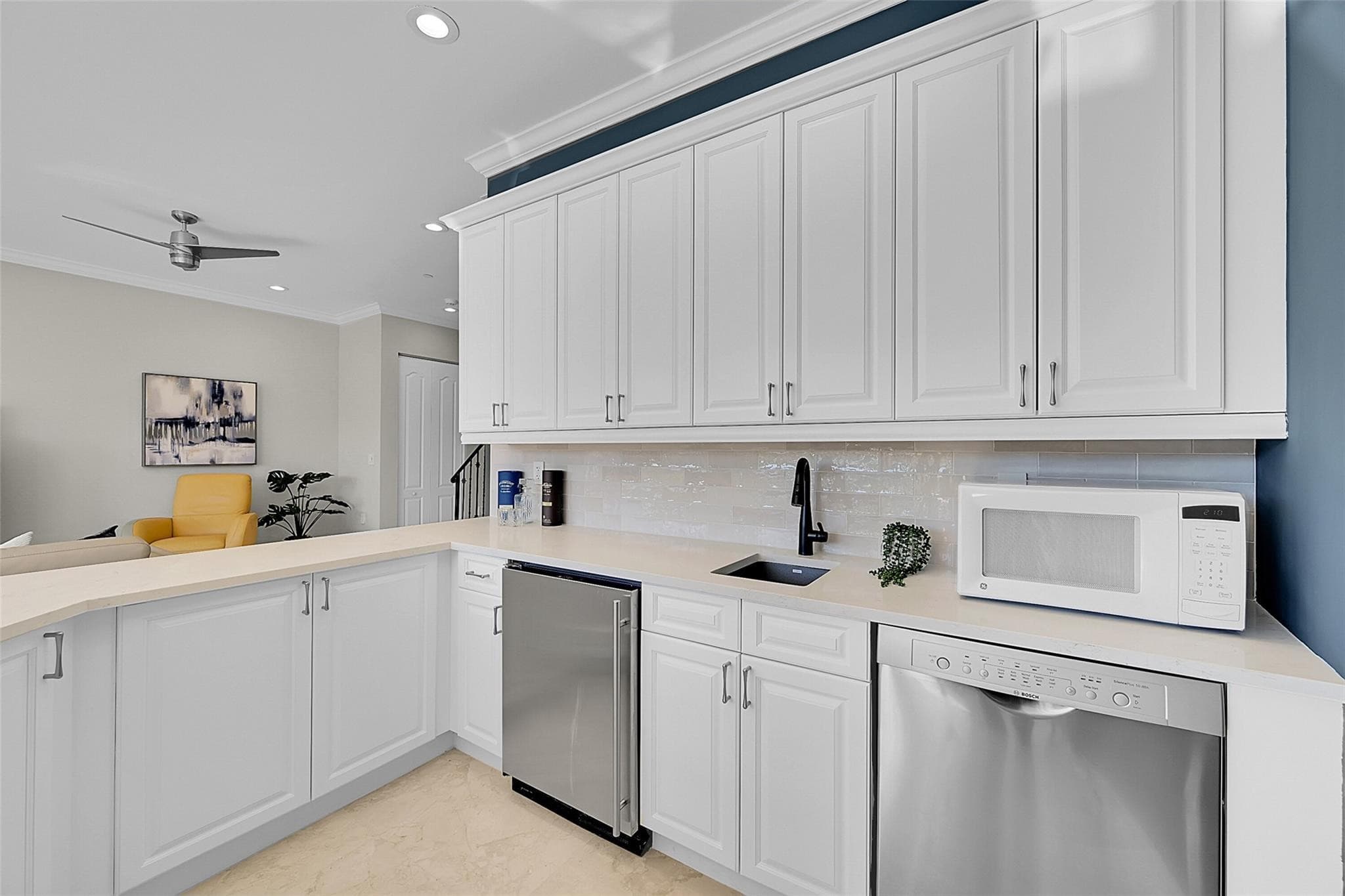 2254 SE 7th Street, Pompano Beach, FL 33062 — photo 11 of 61