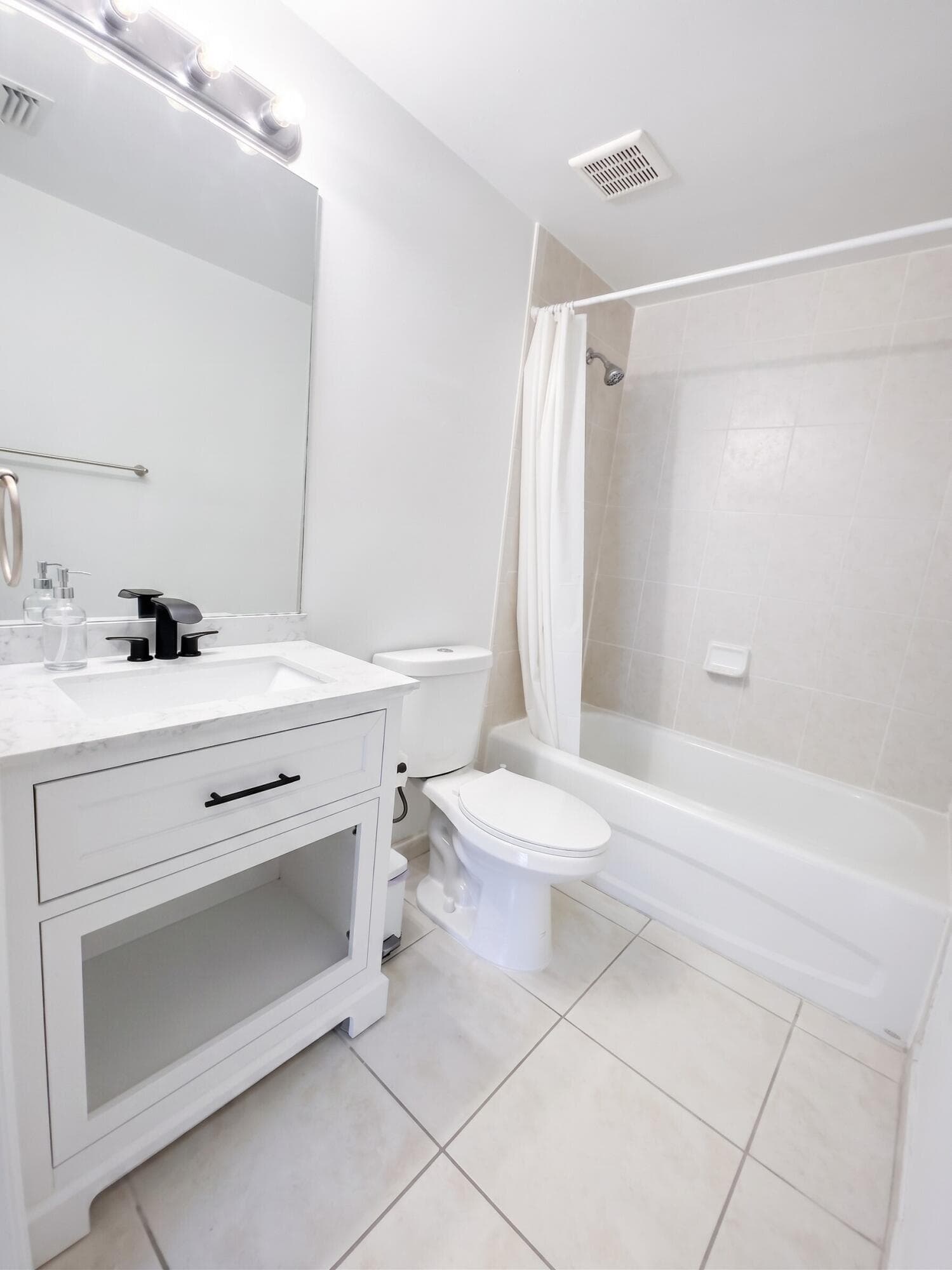 7240 NW 114th Avenue 304, Doral, FL 33178 — photo 10 of 15