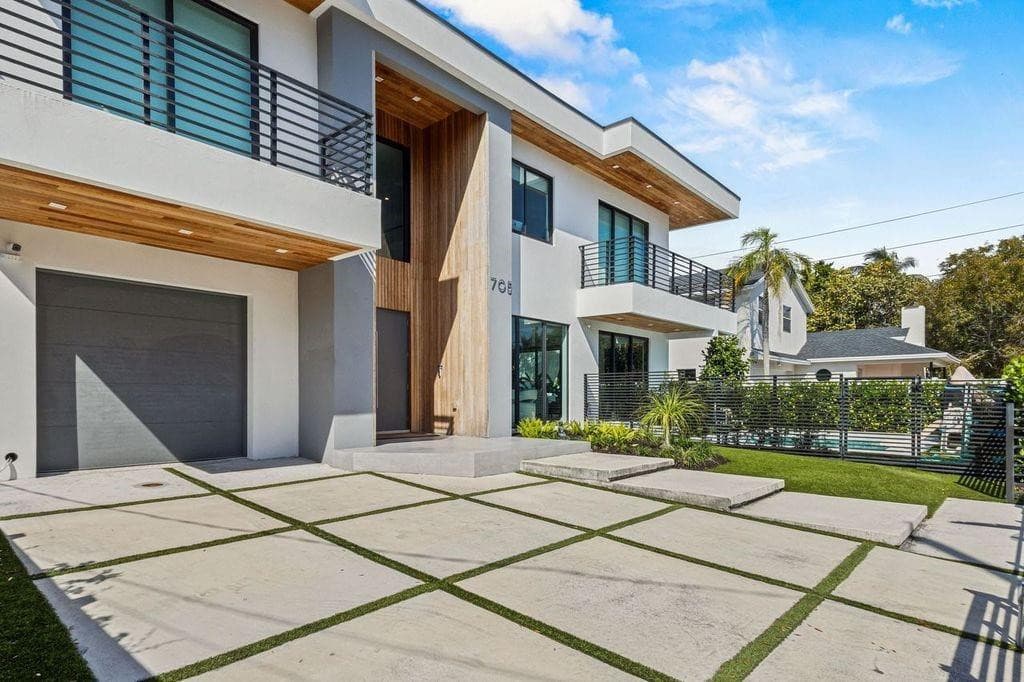 705 SW 8th Terrace, Fort Lauderdale, FL 33315 — photo 5 of 56