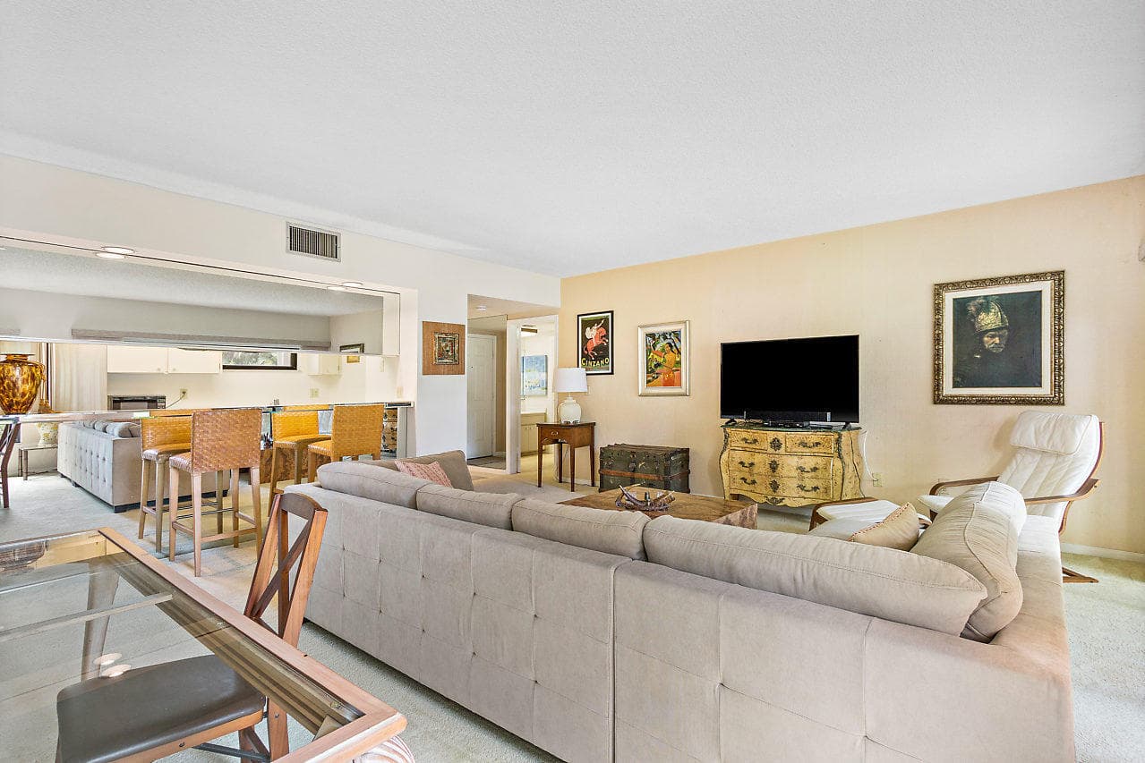 11863 Wimbledon Circle 426, Wellington, FL 33414 — photo 10 of 25