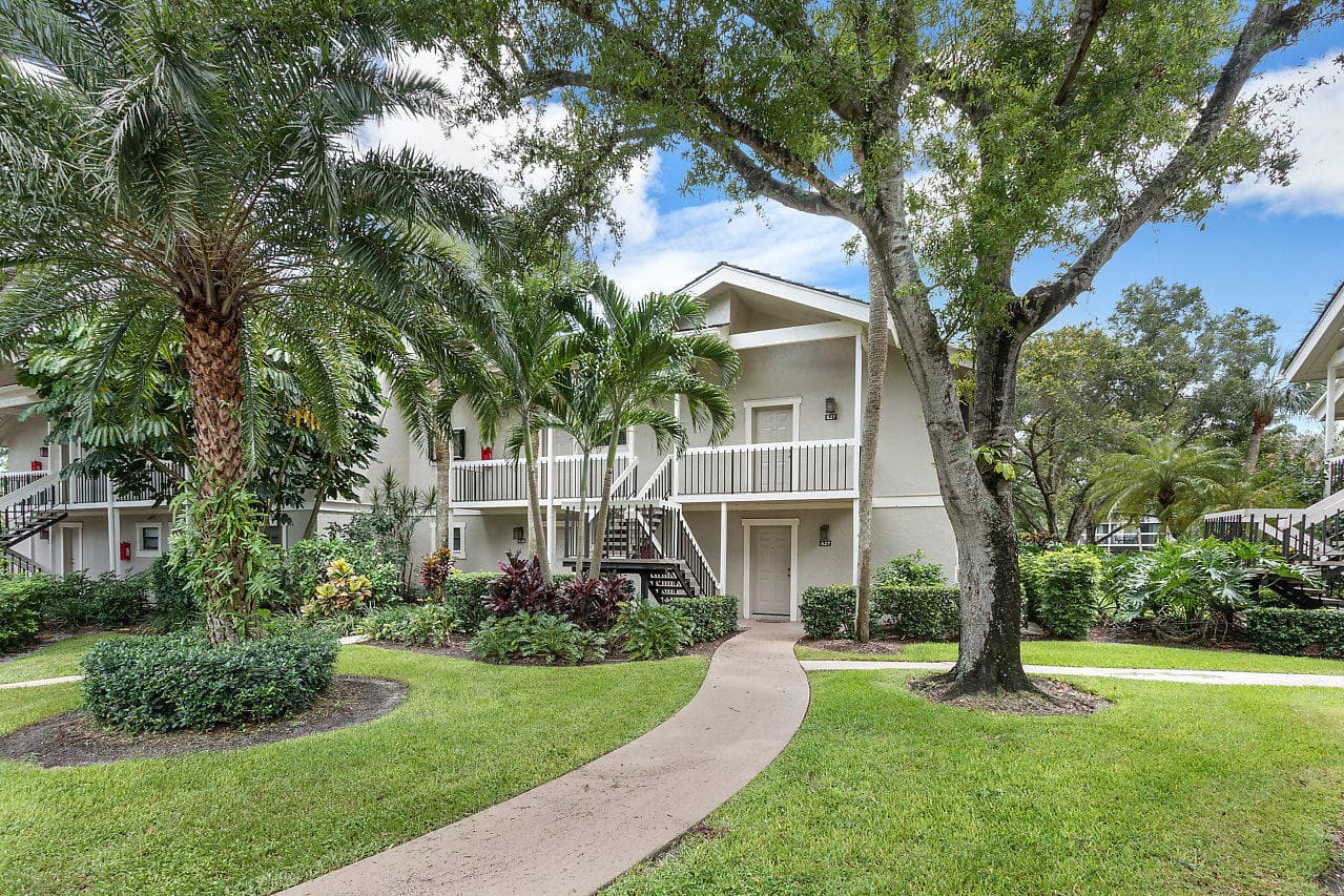 11863 Wimbledon Circle 426, Wellington, FL 33414 — photo 23 of 25