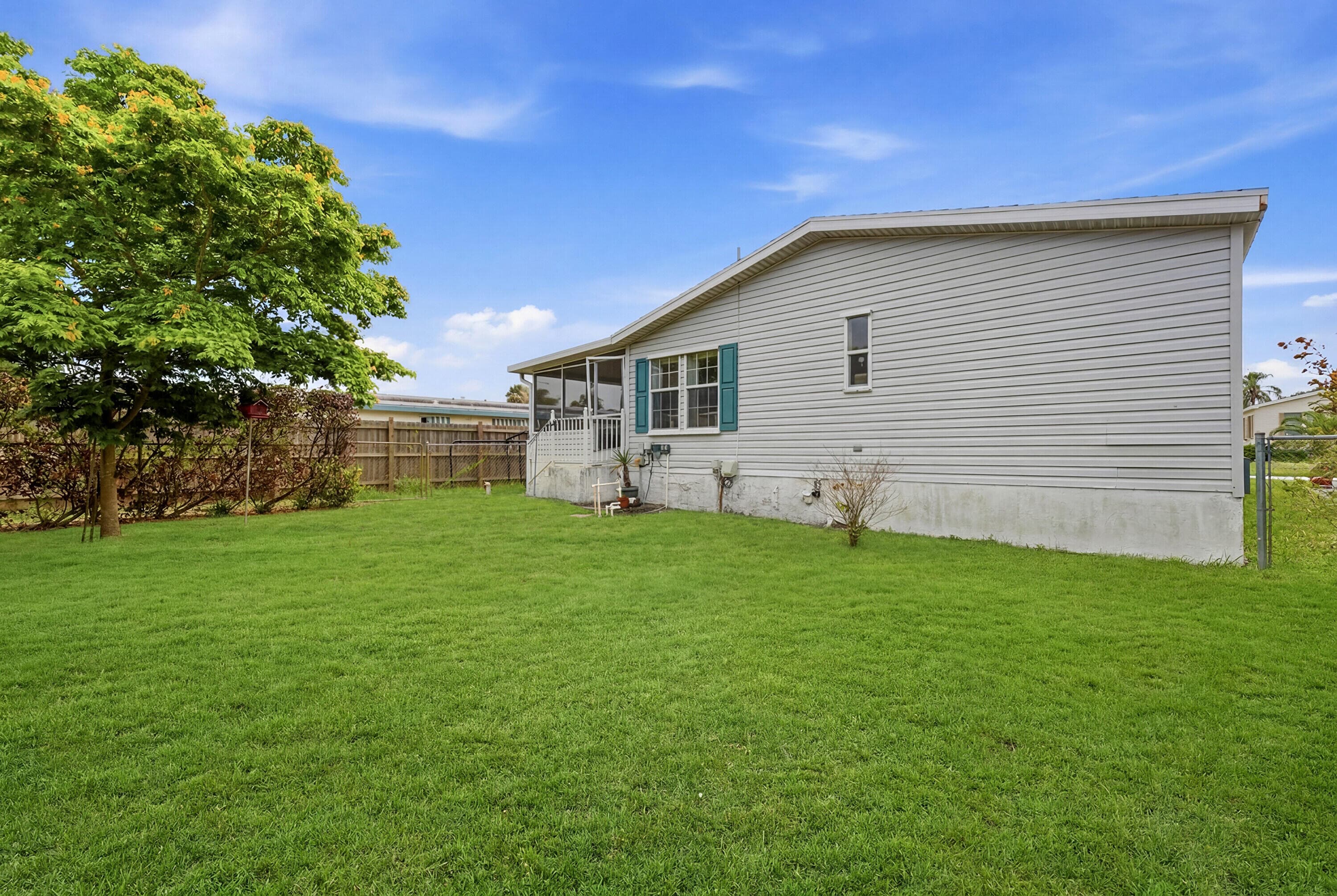 8355 SE Wren Avenue, Hobe Sound, FL 33455 — photo 27 of 39