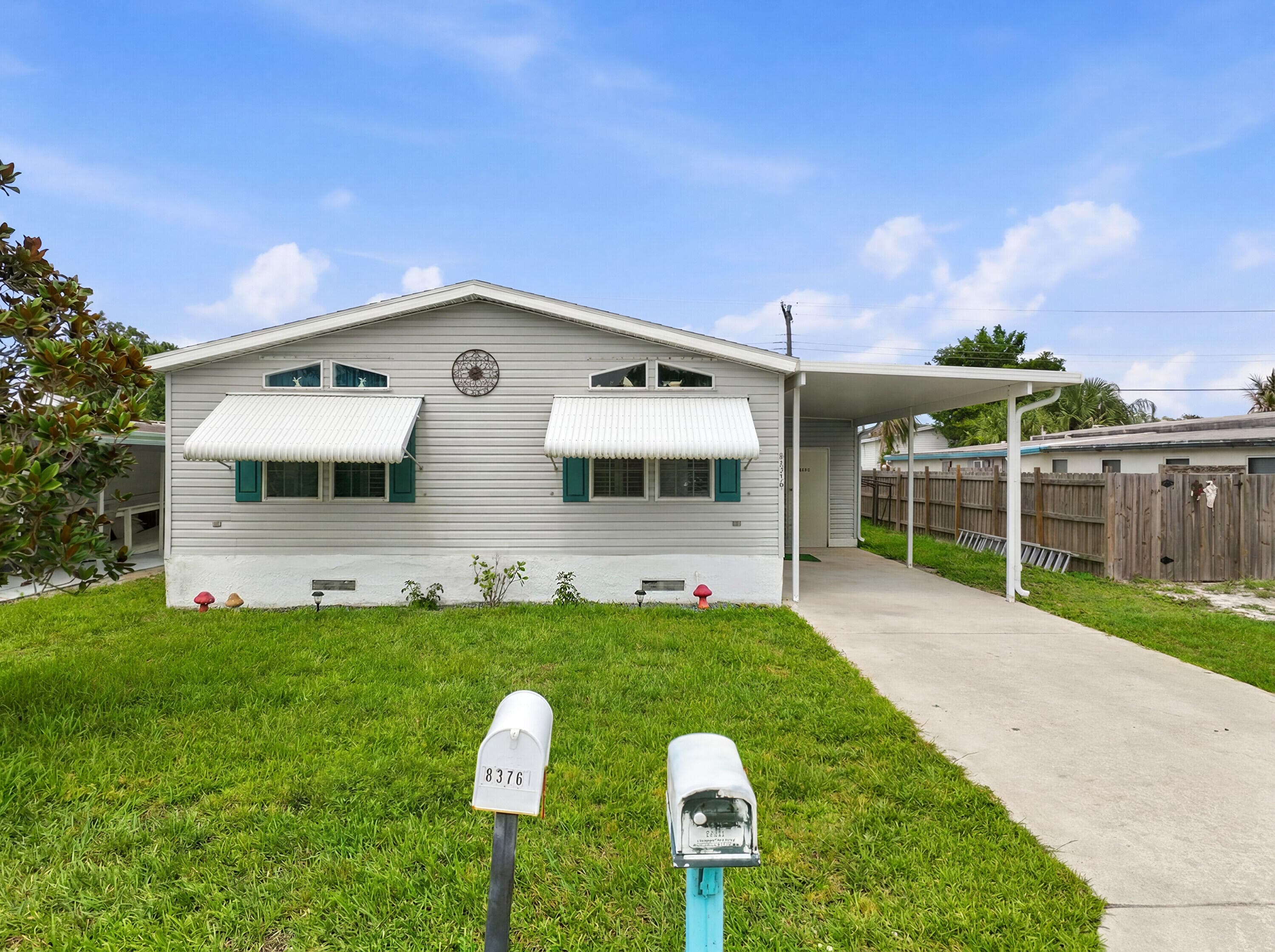 8355 SE Wren Avenue, Hobe Sound, FL 33455 — photo