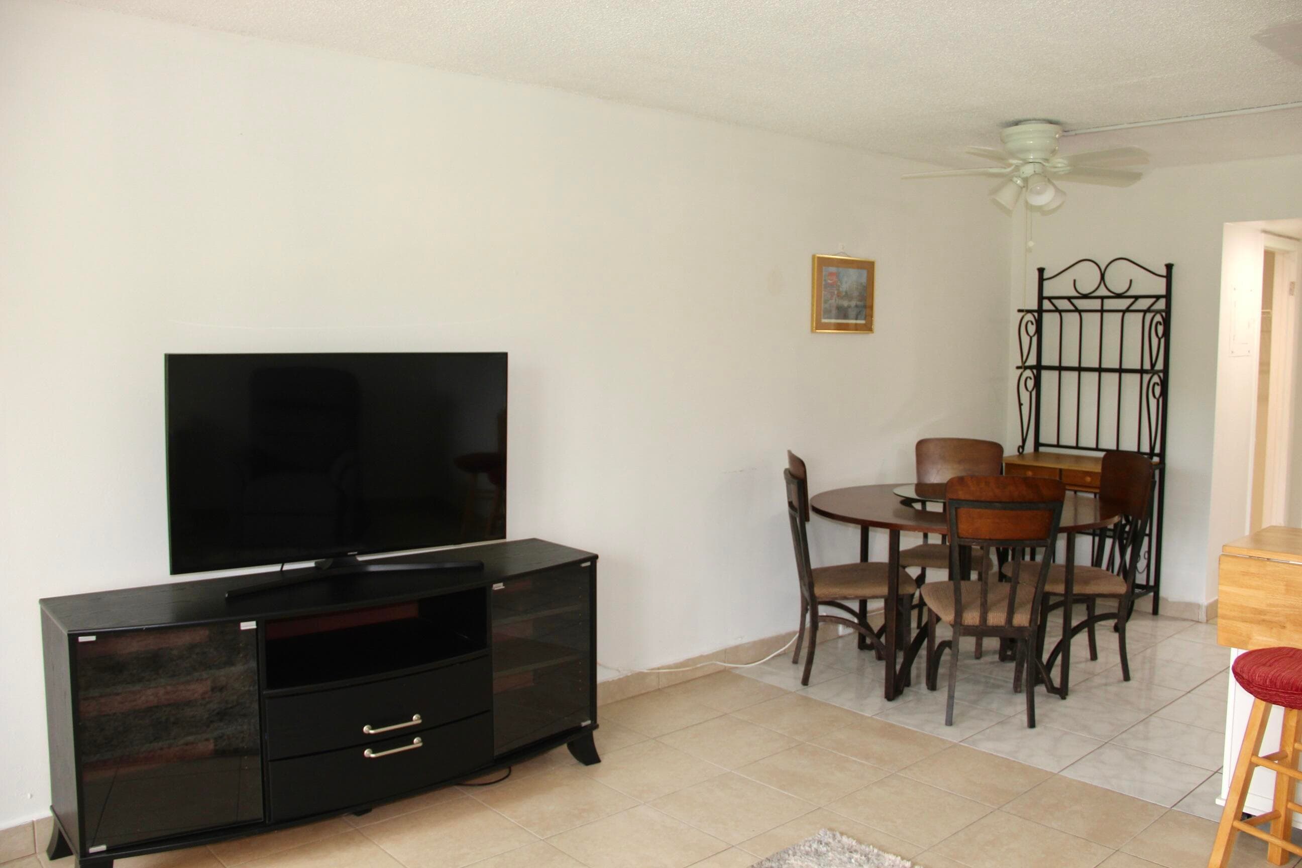 175 Canterbury H 175, West Palm Beach, FL 33417 — photo 5 of 16