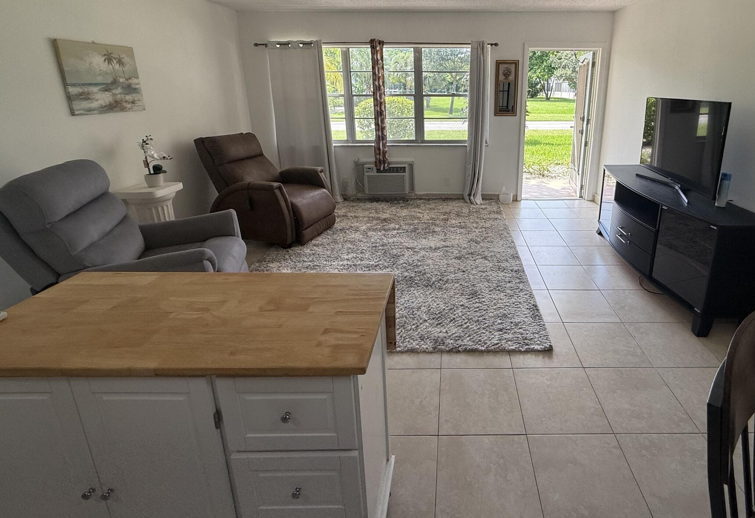175 Canterbury H 175, West Palm Beach, FL 33417 — photo 3 of 16