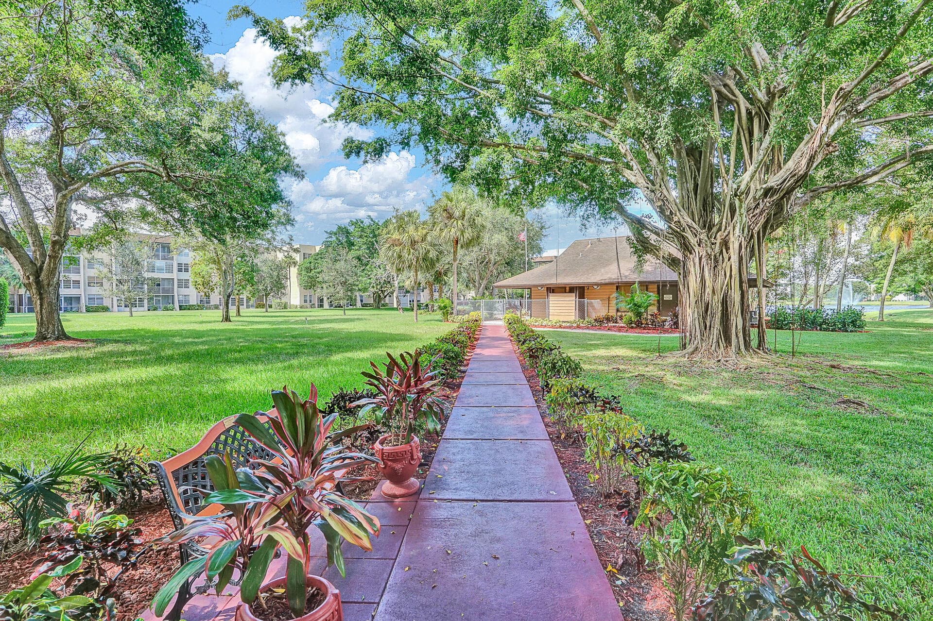 9460 Poinciana Place 101, Davie, FL 33324 — photo 21 of 47