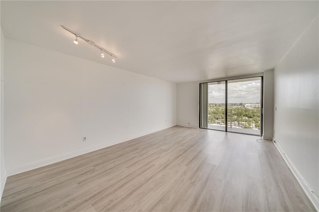 2350 NE 135th Street 1212, North Miami, FL 33181 — photo 2 of 30
