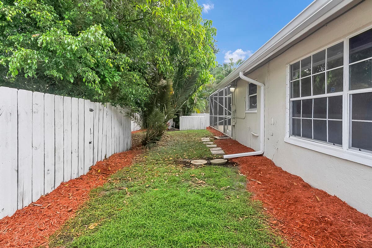3814 Circle Lake Drive, West Palm Beach, FL 33417 — photo 38 of 56