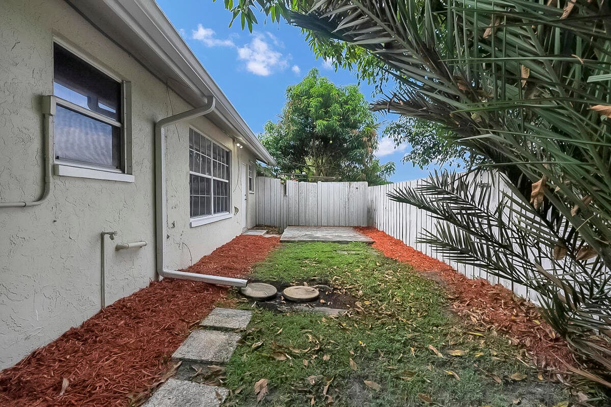 3814 Circle Lake Drive, West Palm Beach, FL 33417 — photo 37 of 56