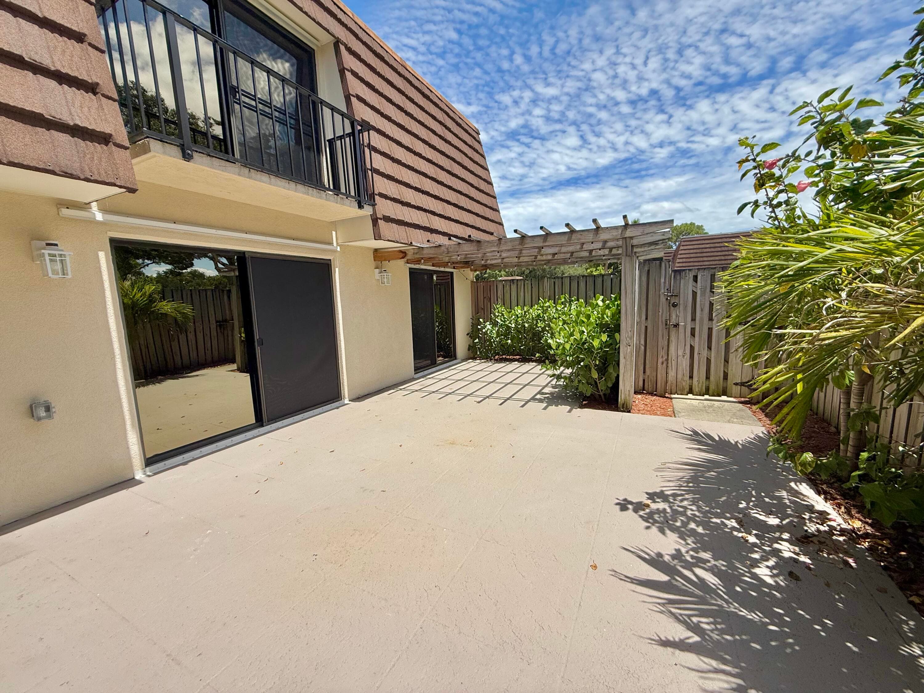 201 2nd Lane, Palm Beach Gardens, FL 33418 — photo 4 of 28