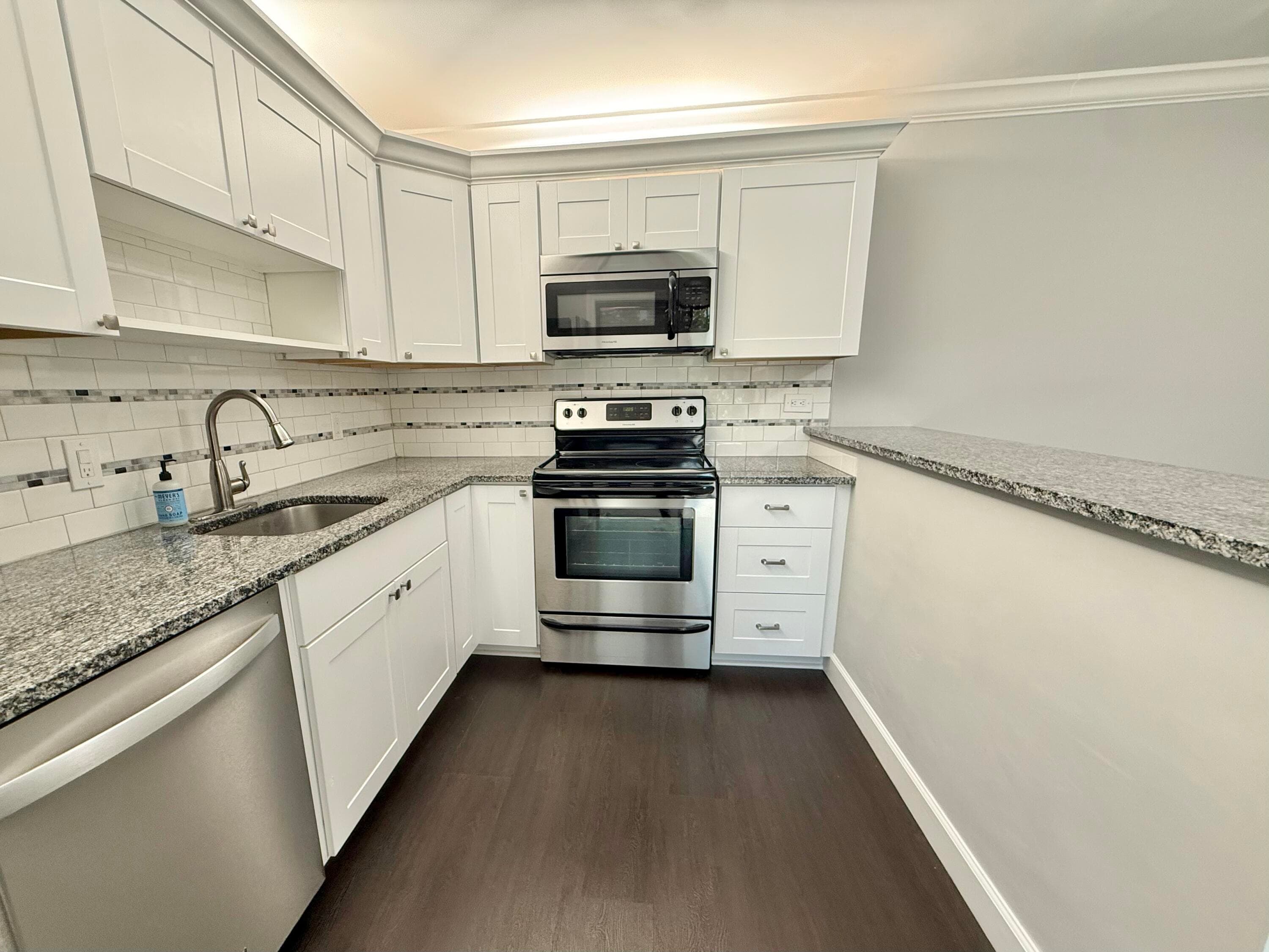 201 2nd Lane, Palm Beach Gardens, FL 33418 — photo 10 of 28