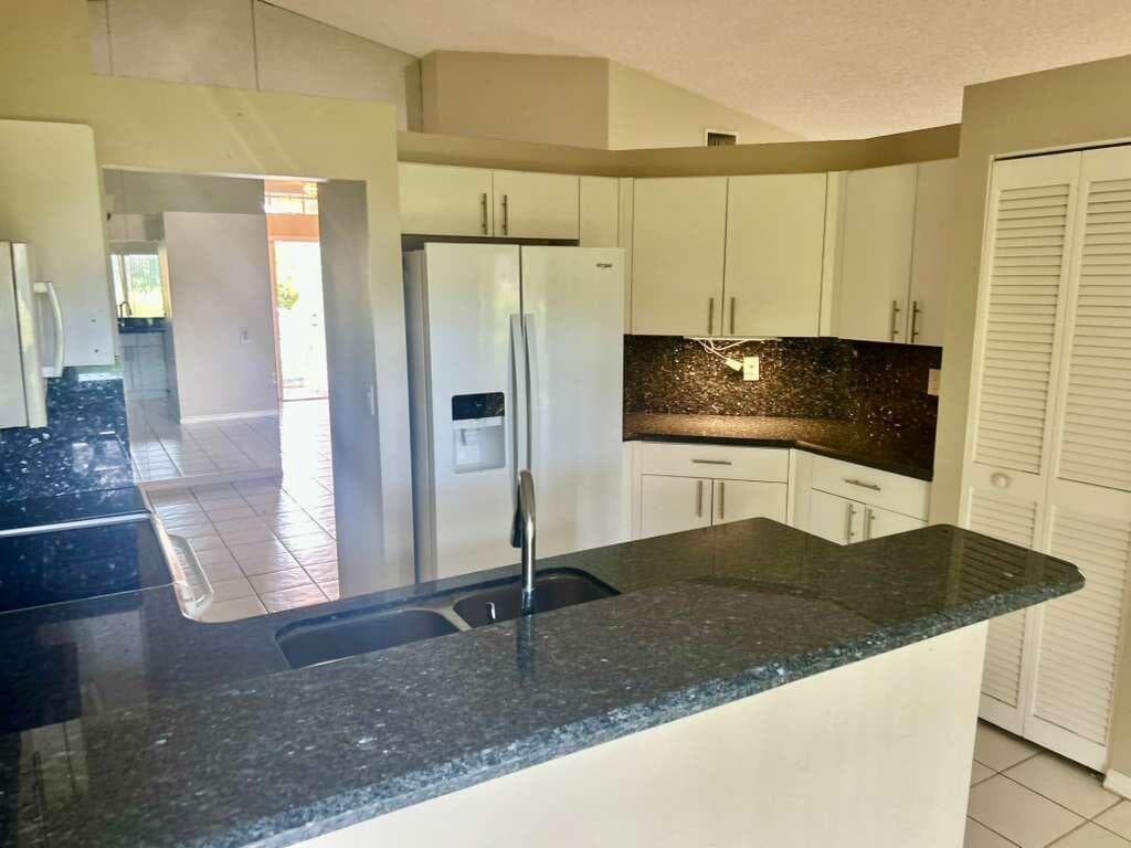 2585 NW 79th Avenue, Margate, FL 33063 — photo 14 of 31
