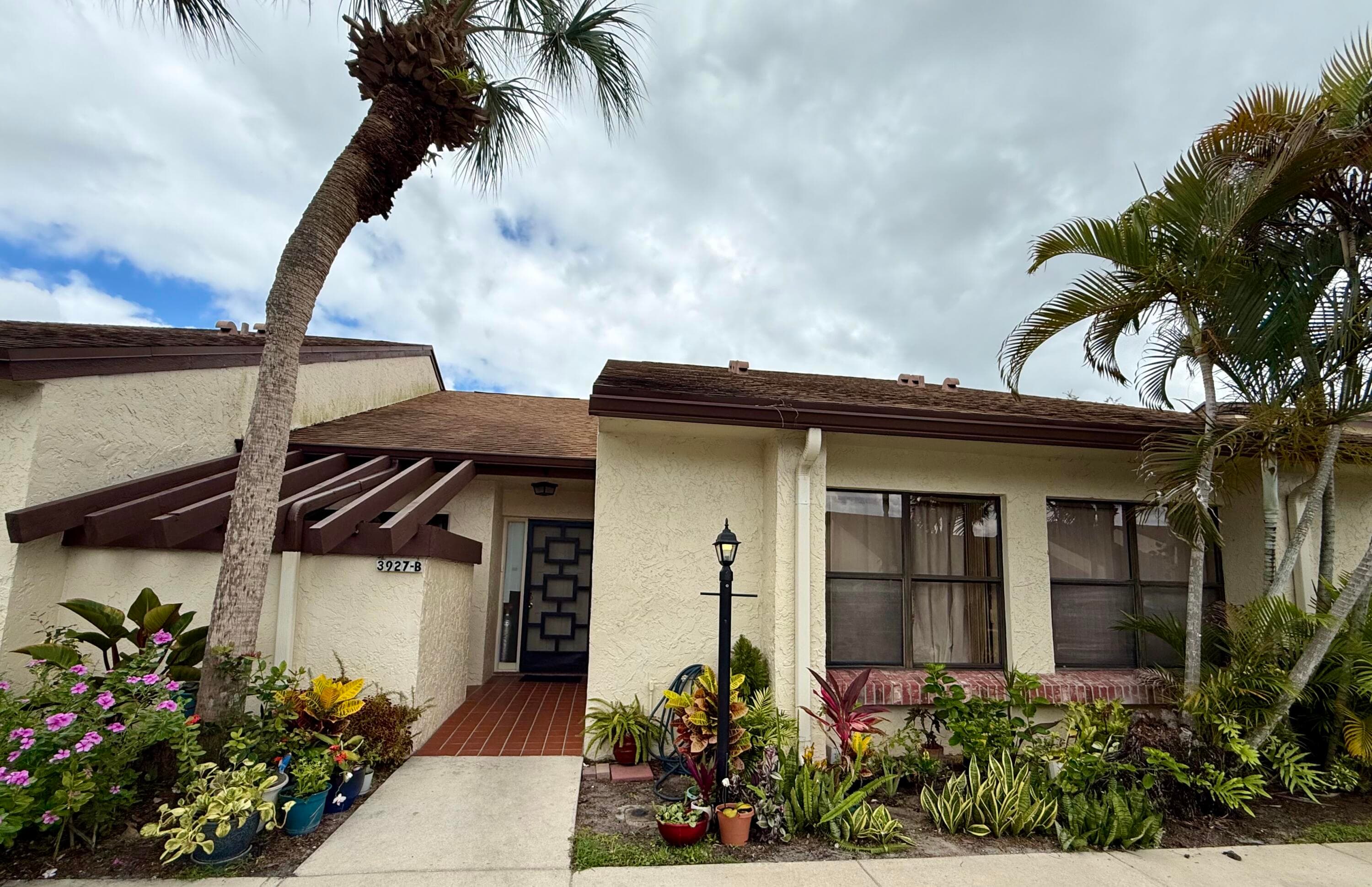 3927 Vine Tree Trail B, Lake Worth, FL 33467 — photo 1 of 14