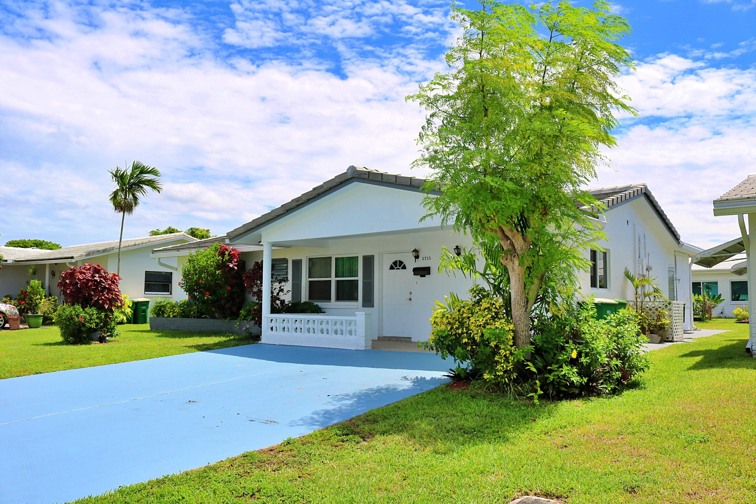 5715 NW 84th Terrace, Tamarac, FL 33321 — photo 3 of 40