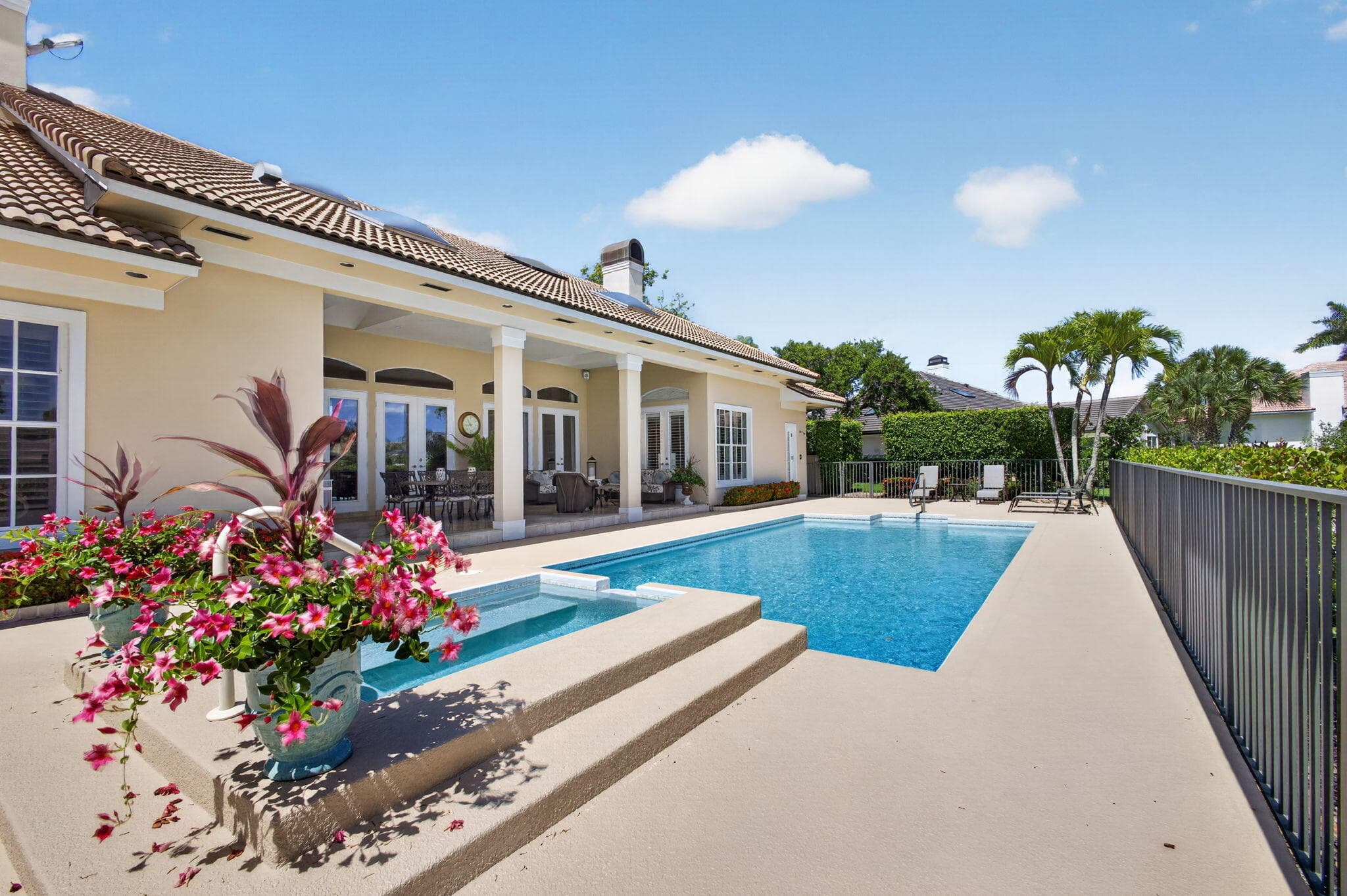 83 Sandbourne Lane, Palm Beach Gardens, FL 33418 — photo 9 of 77