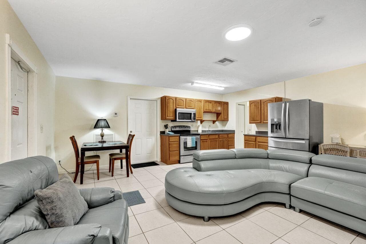 1718 Ridge Road, North Palm Beach, FL 33408 — photo 13 of 38
