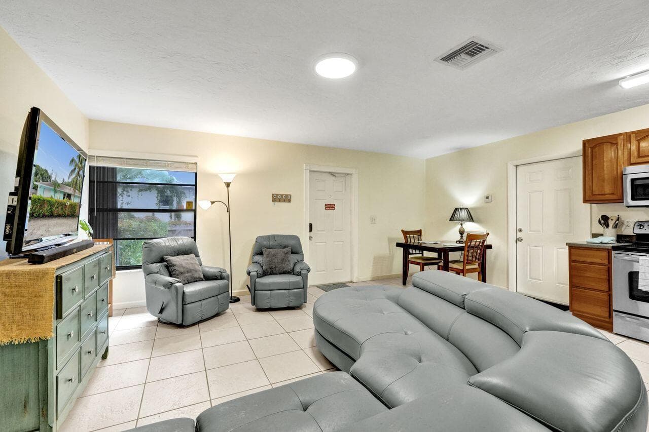 1718 Ridge Road, North Palm Beach, FL 33408 — photo 12 of 38