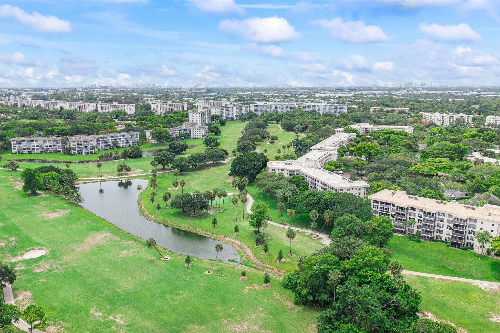 3900 Oaks Clubhouse Drive 110, Pompano Beach, FL 33069 — photo 3 of 38