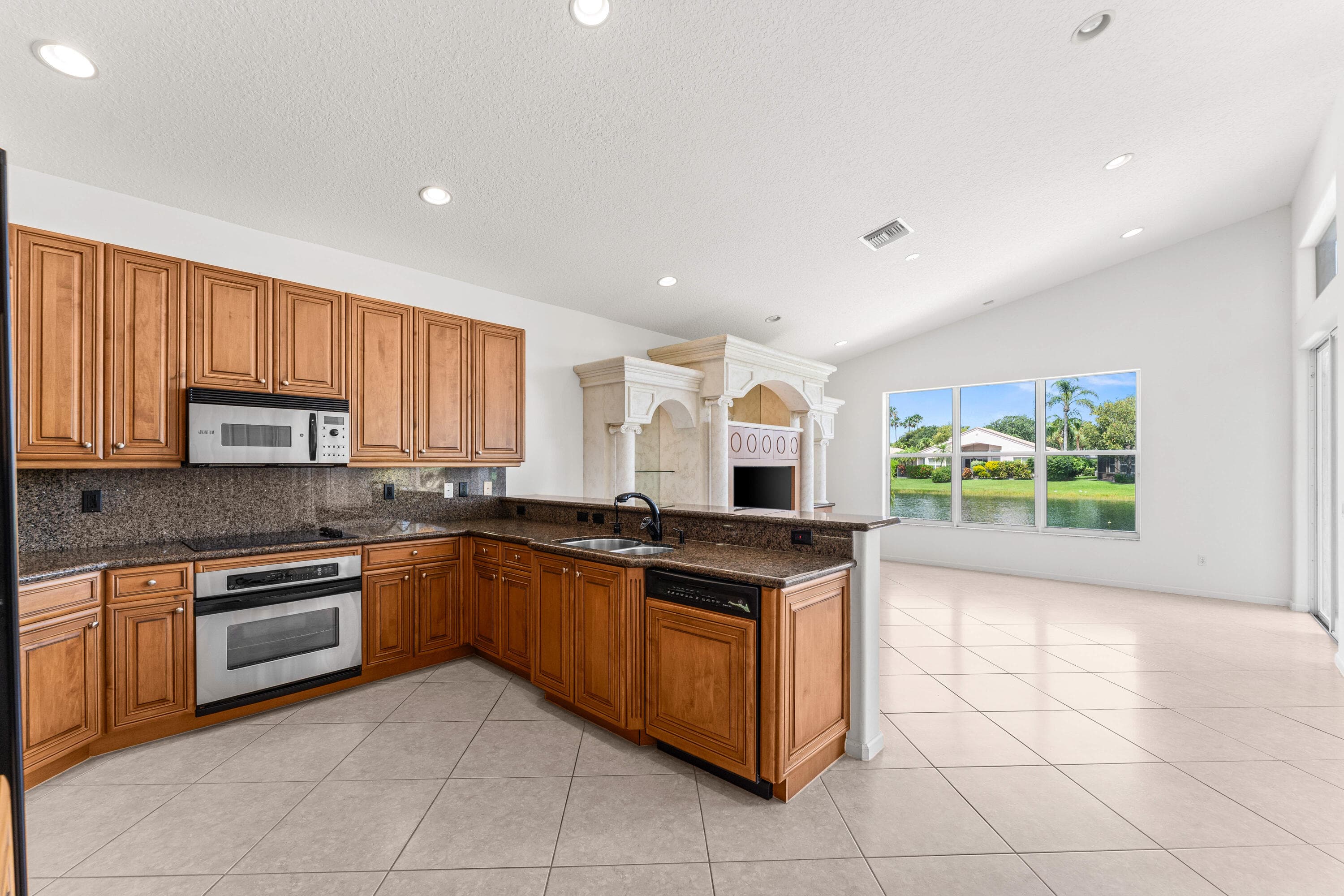 13215 Alhambra Lake Circle, Delray Beach, FL 33446 — photo 10 of 61