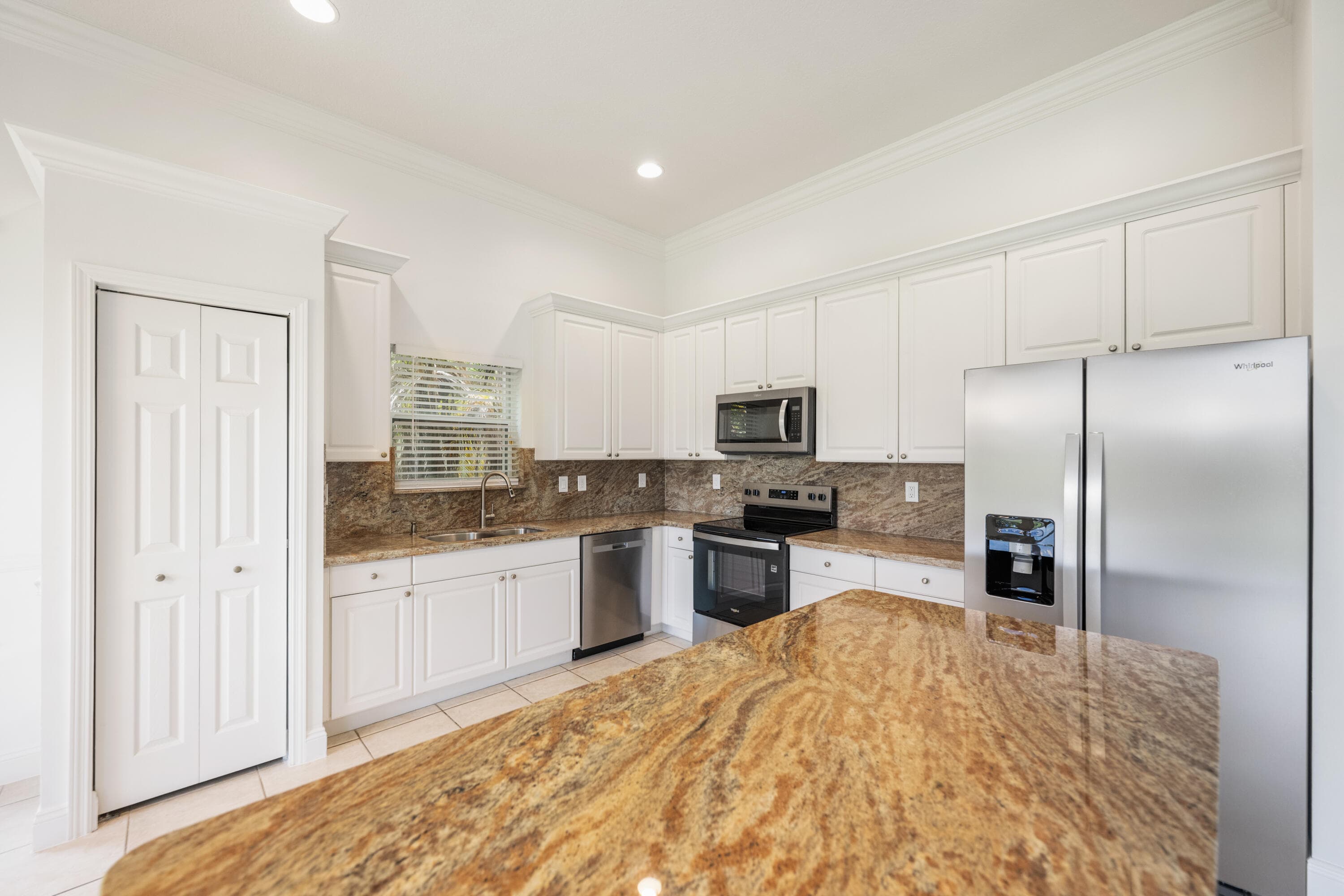 13850 Vía Vittoria, Delray Beach, FL 33446 — photo 4 of 19