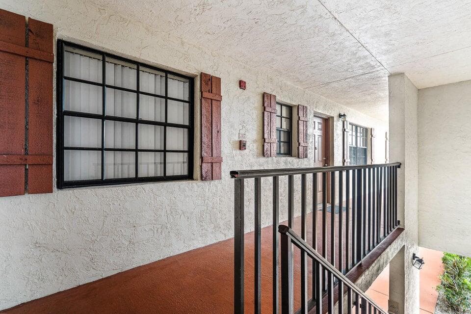 4151 Oak Terrace Drive 4151, Greenacres, FL 33463 — photo 4 of 33