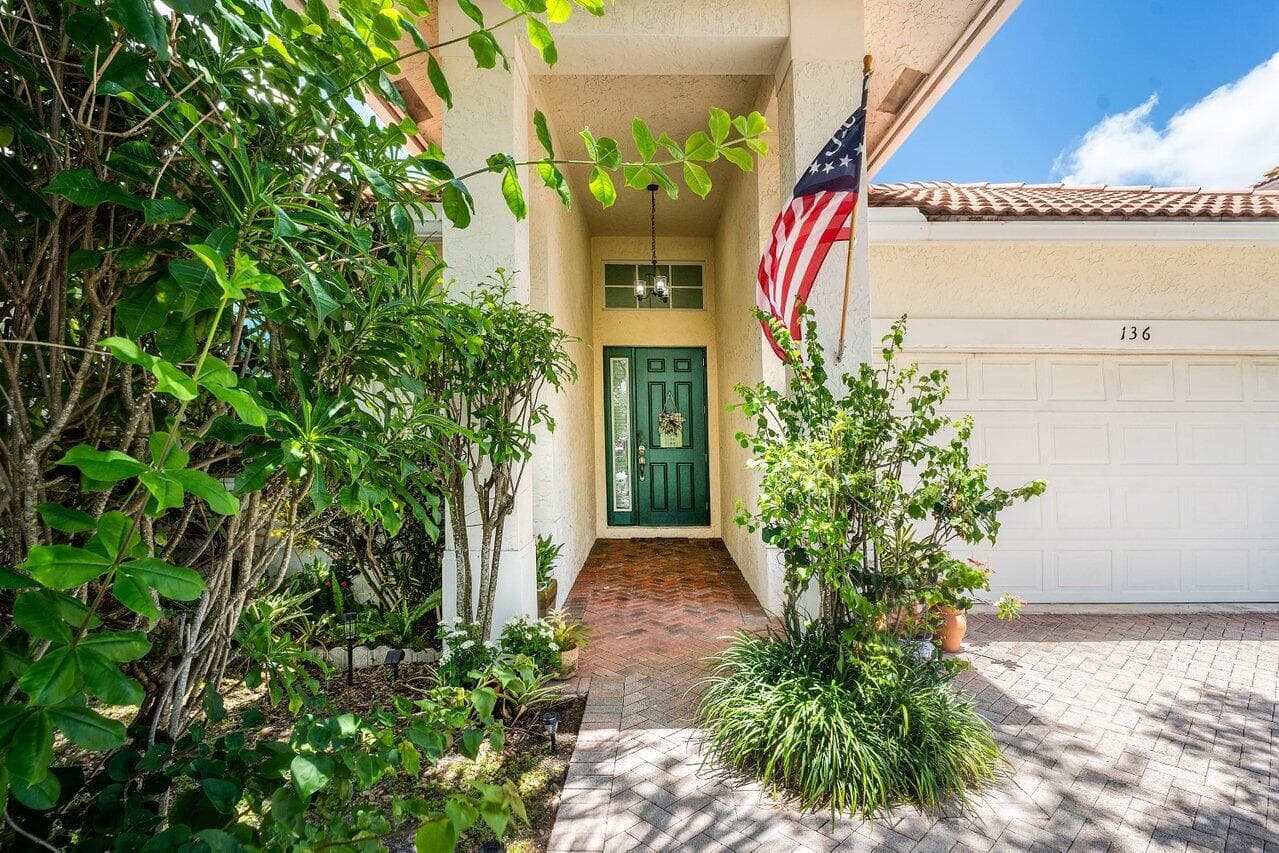 136 Hidden Hollow Terrace, Palm Beach Gardens, FL 33418 — photo 4 of 30