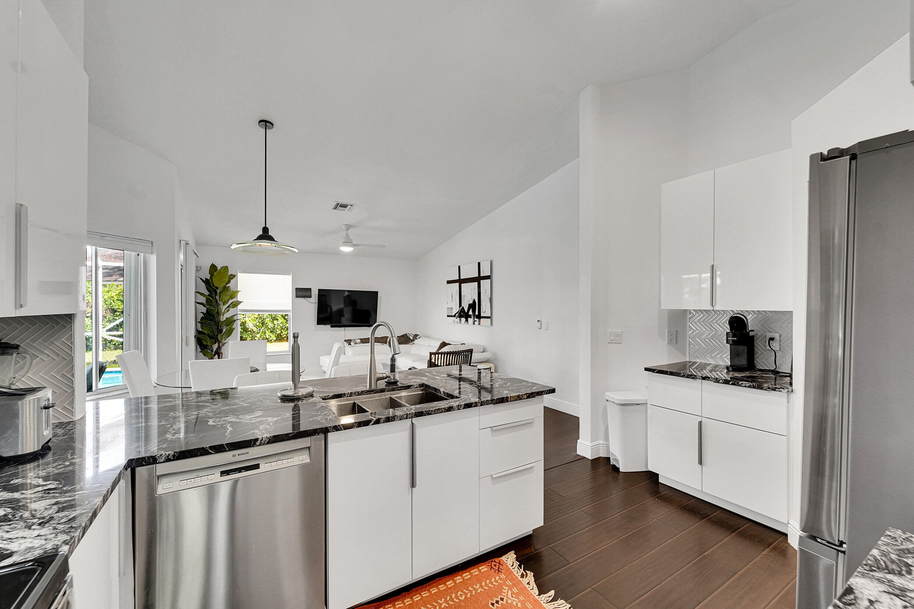 945 Sunflower Avenue, Delray Beach, FL 33445 — photo 7 of 47