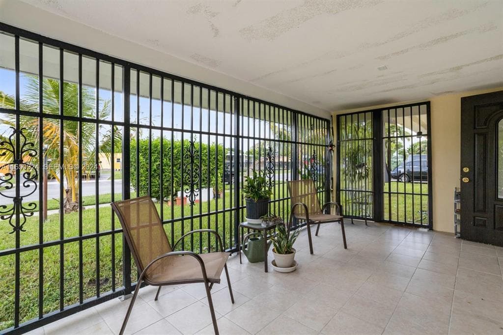 18930 NW 14th Avenue, Miami, FL 33169 — photo 2 of 5