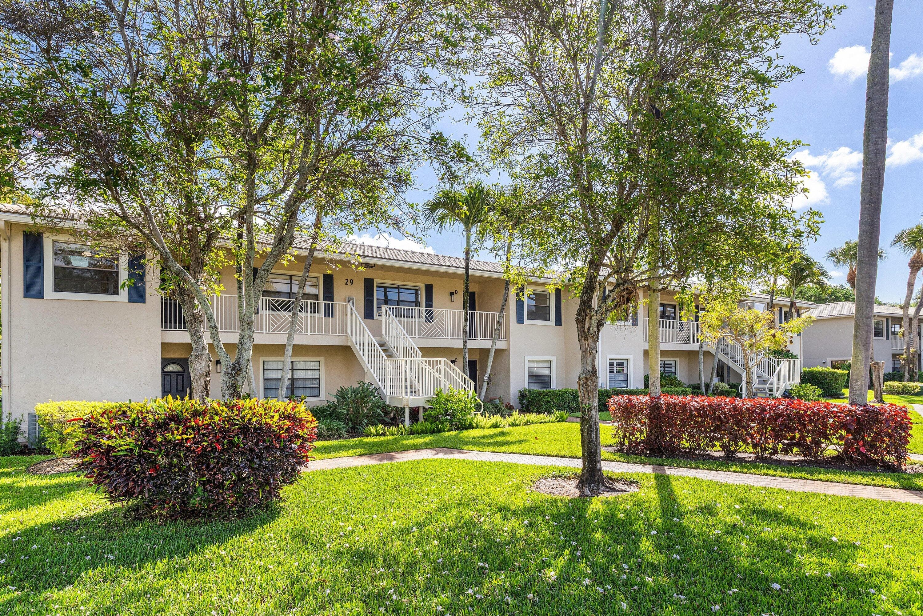 29 Stratford Lane W B, Boynton Beach, FL 33436 — photo 2 of 55