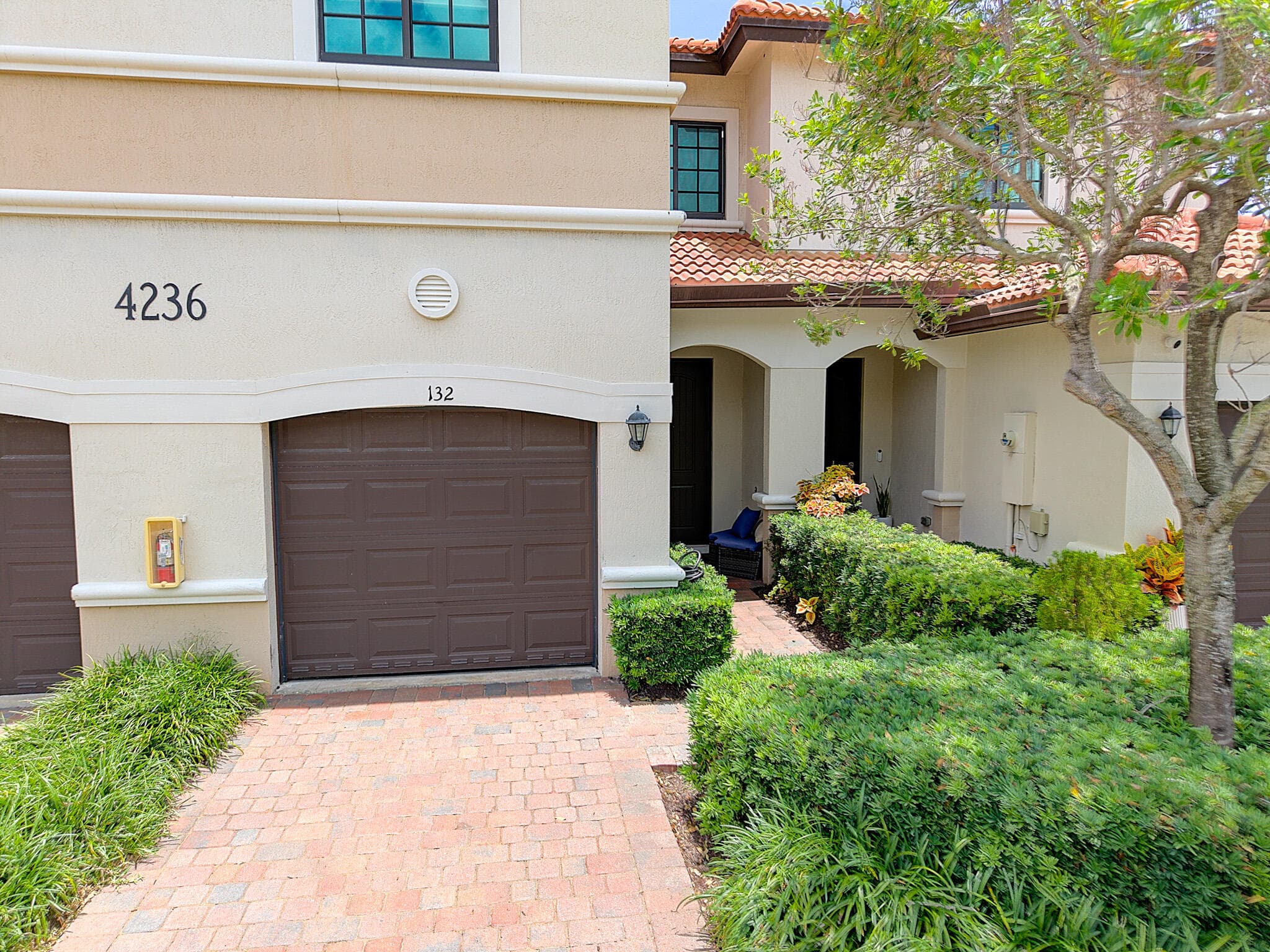4236 N Dixie Highway 132, Oakland Park, FL 33334 — photo 4 of 39