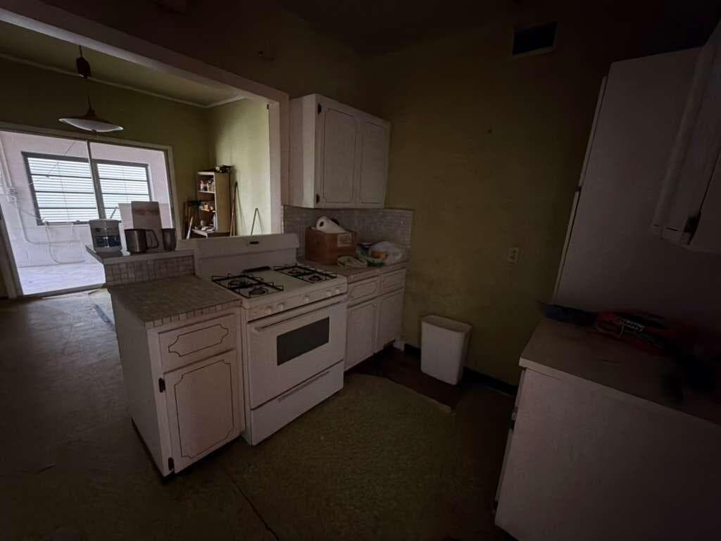 3814 Greenwood Avenue, West Palm Beach, FL 33407 — photo 5 of 7