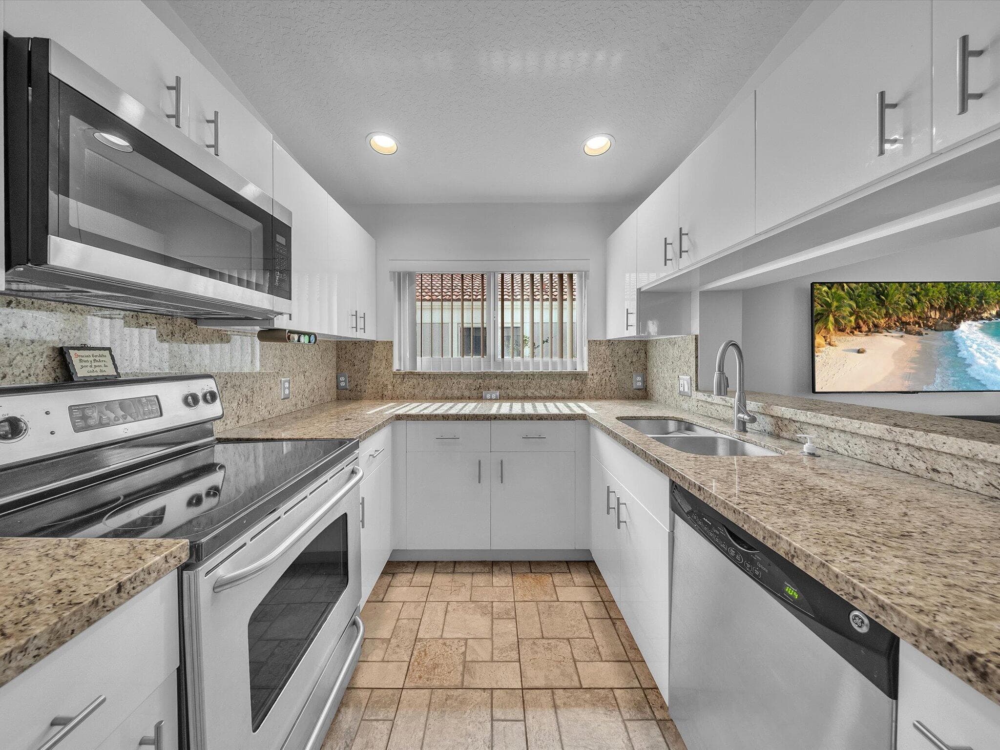 8039 N Tranquility Lake Drive, Delray Beach, FL 33446 — photo 8 of 38