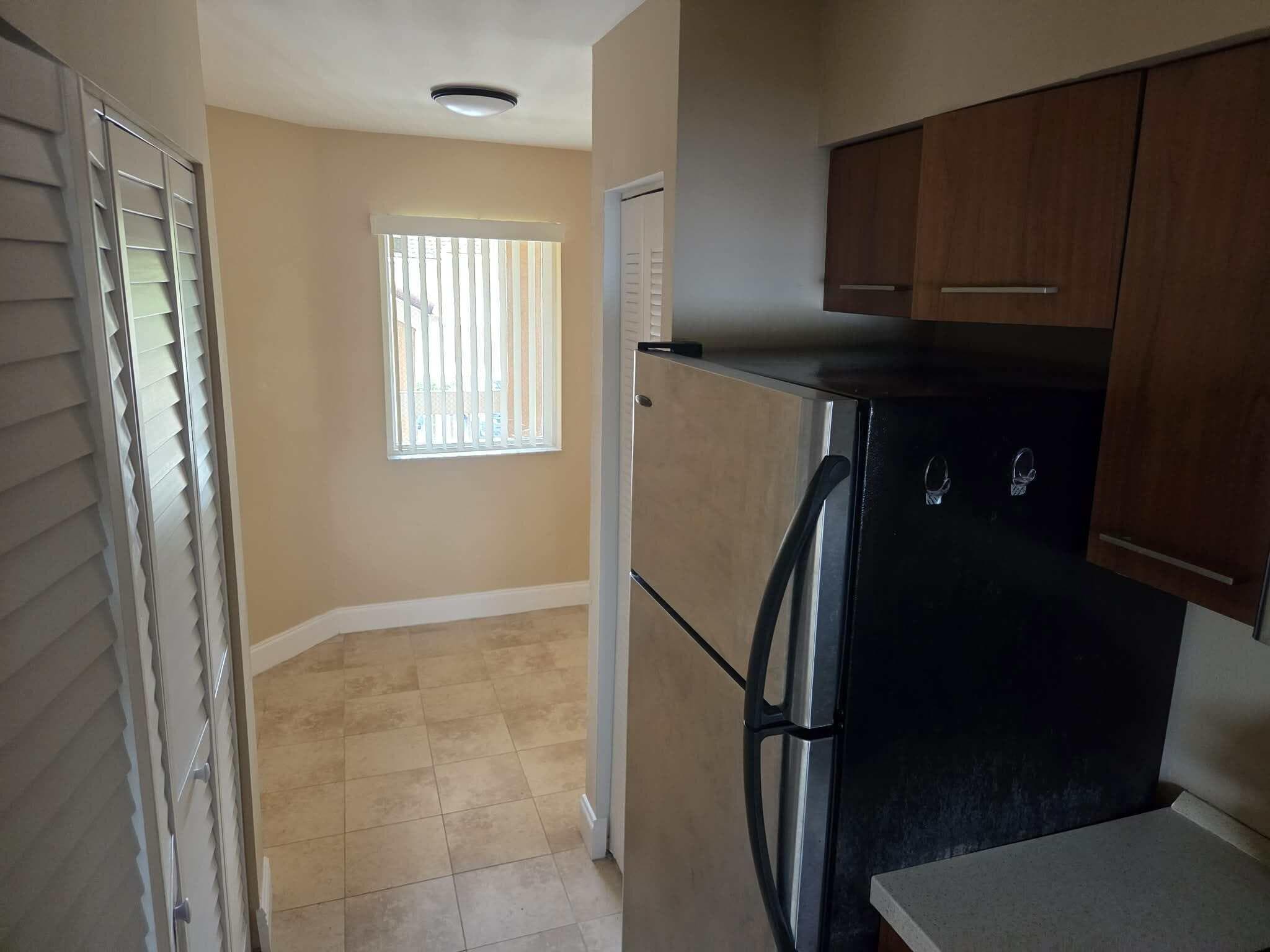 708 NW 92nd Avenue, Plantation, FL 33324 — photo 4 of 7