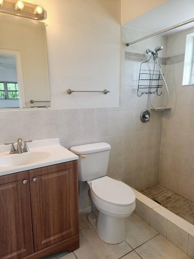 2940 NE 19th Terrace South Side, Lighthouse Point, FL 33064 — photo 3 of 12